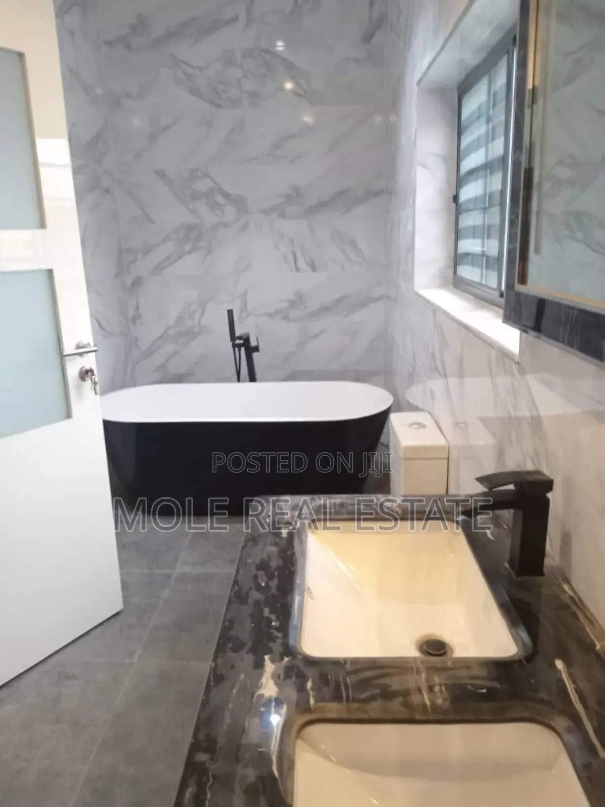 Luxery Smart 5 Bedroom Detached Leki Lagos in Lekki