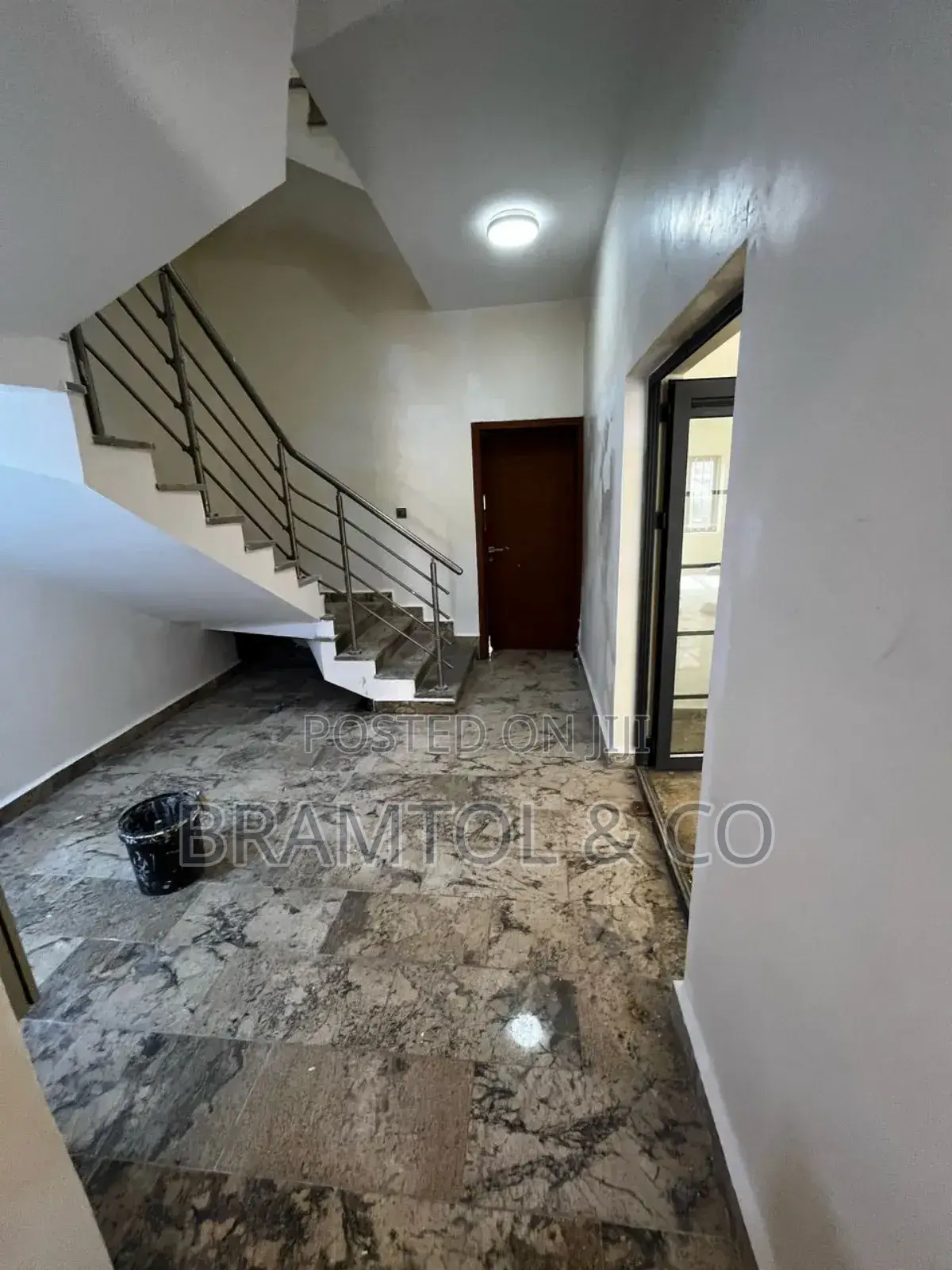 4bdrm Townhouse / Terrace in Asba And Dantata, Life Camp for rent in Life Camp