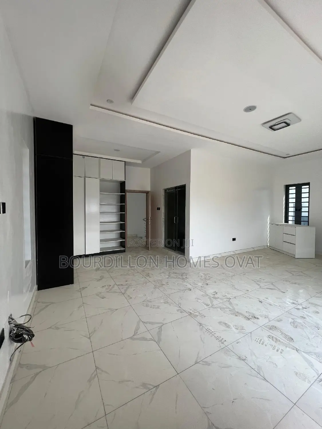 5bdrm Duplex in Ologolo for sale in Ologolo