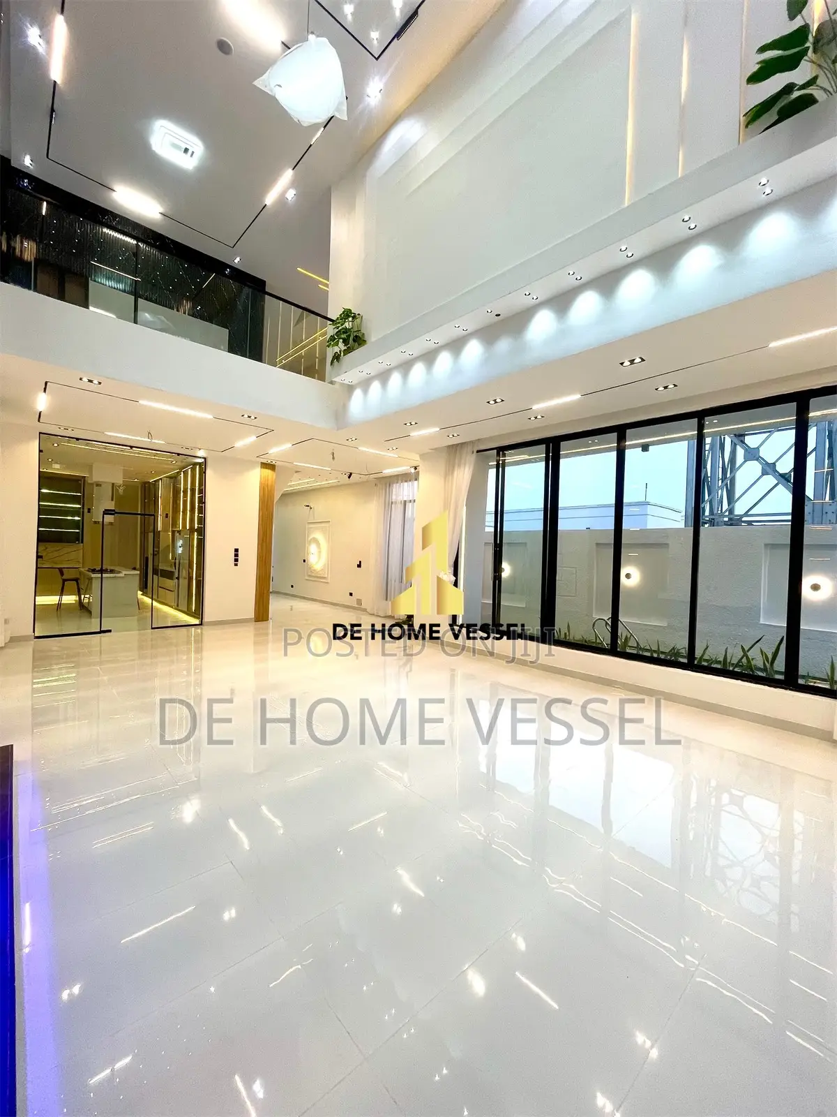 5bdrm Duplex in Chevron for sale in Chevron