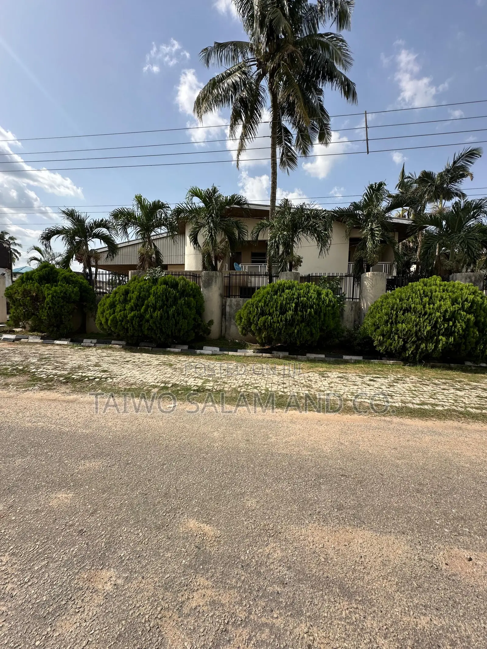 1500sqm of Land With 7 Bedroom Duplex New Bodija Ibadan in Bodija