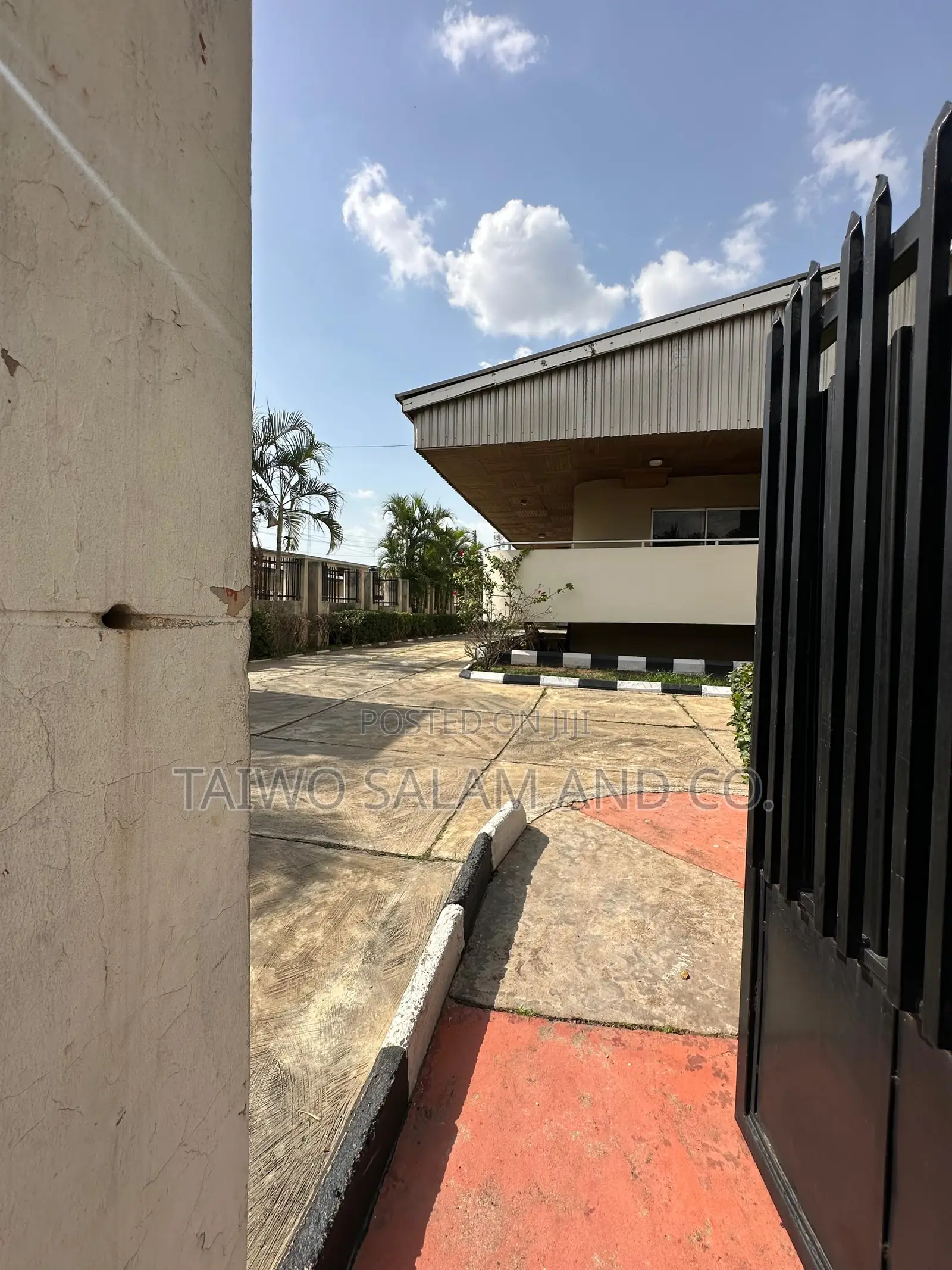 1500sqm of Land With 7 Bedroom Duplex New Bodija Ibadan in Bodija