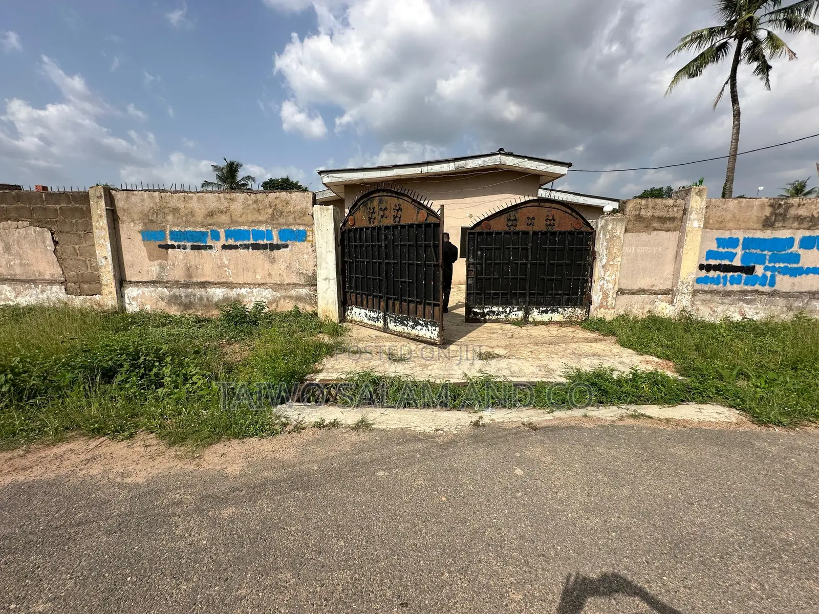 1200sqm Old Structure Olalekan Adigun Street New Bodija Estate Ibadan in Bodija