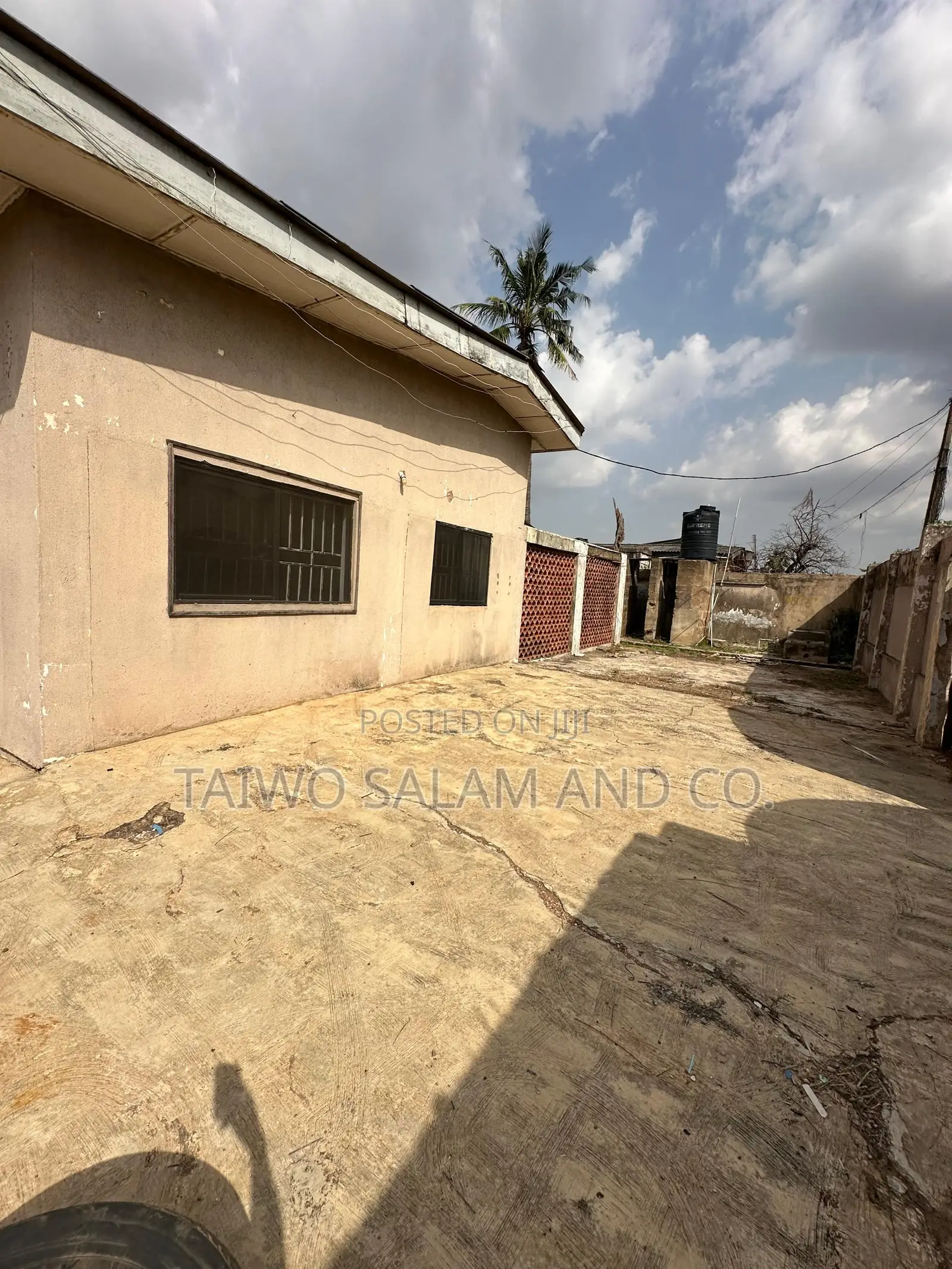 1200sqm Old Structure Olalekan Adigun Street New Bodija Estate Ibadan in Bodija