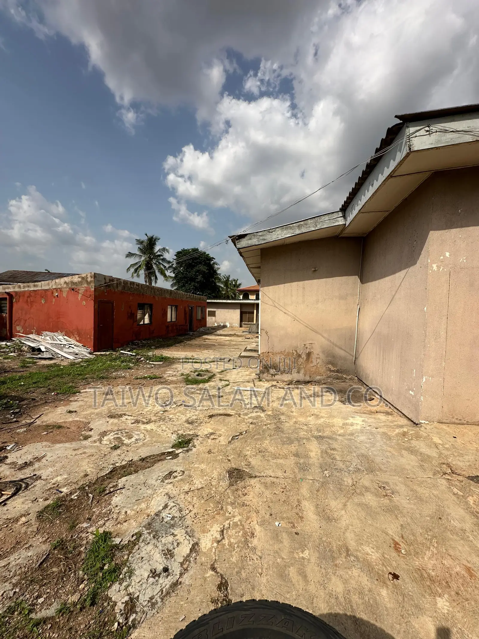 1200sqm Old Structure Olalekan Adigun Street New Bodija Estate Ibadan in Bodija