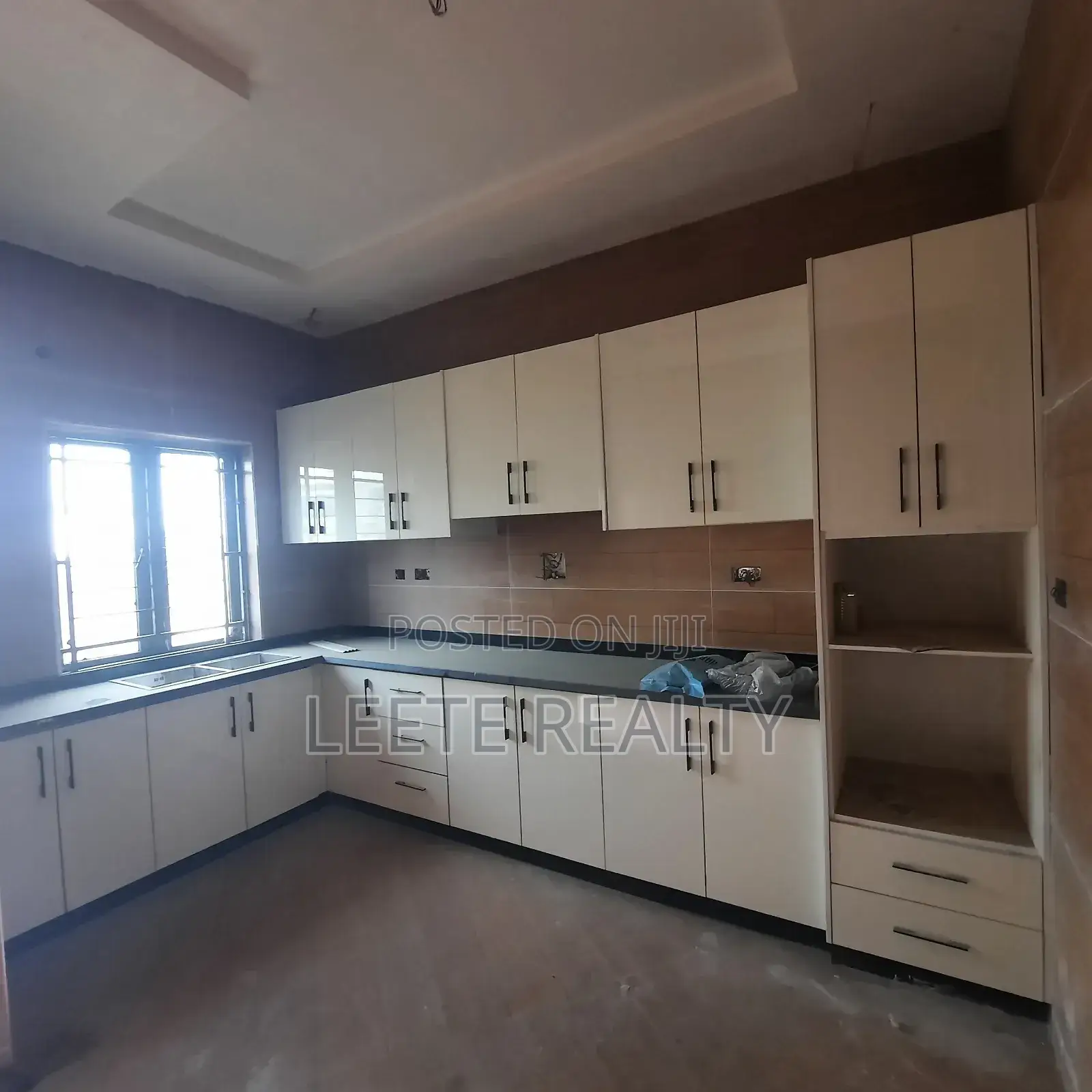 4bdrm Townhouse/Terrace in Jahi for sale in Jahi