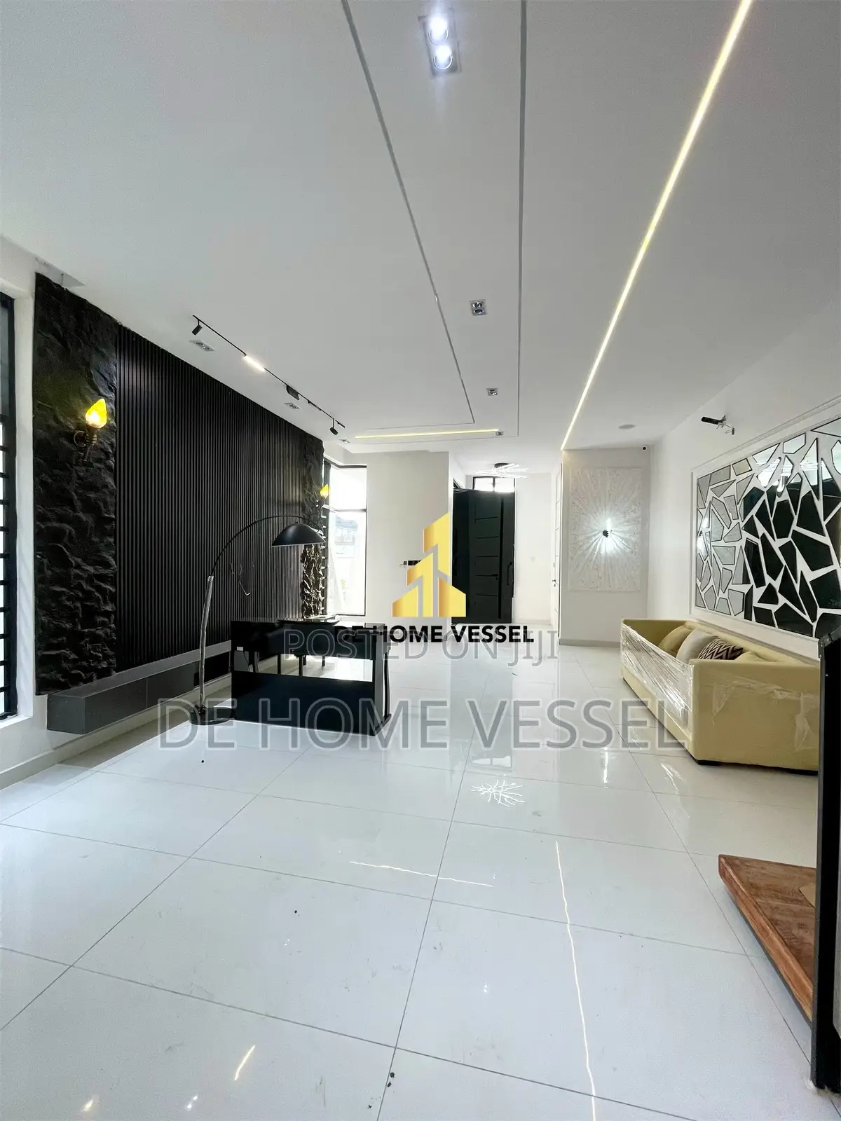 5bdrm Duplex in Ikota for sale in Ikota