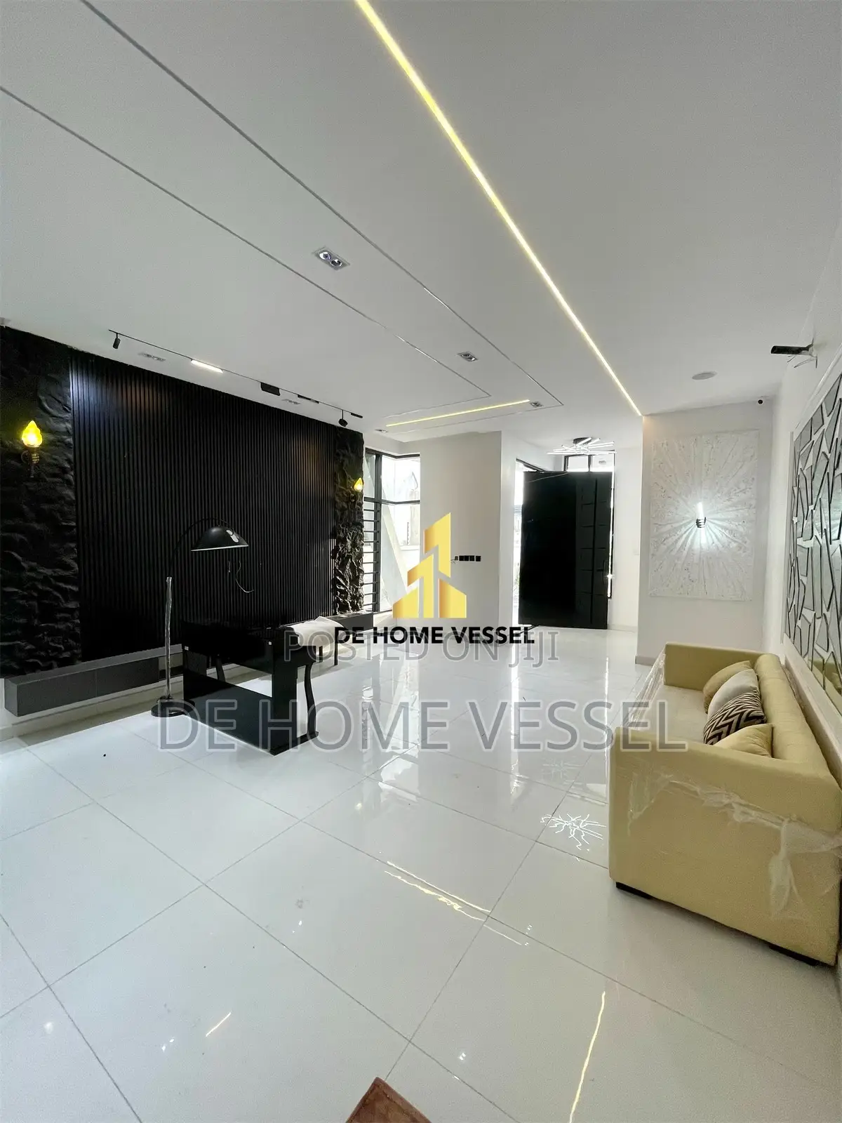 5bdrm Duplex in Ikota for sale in Ikota