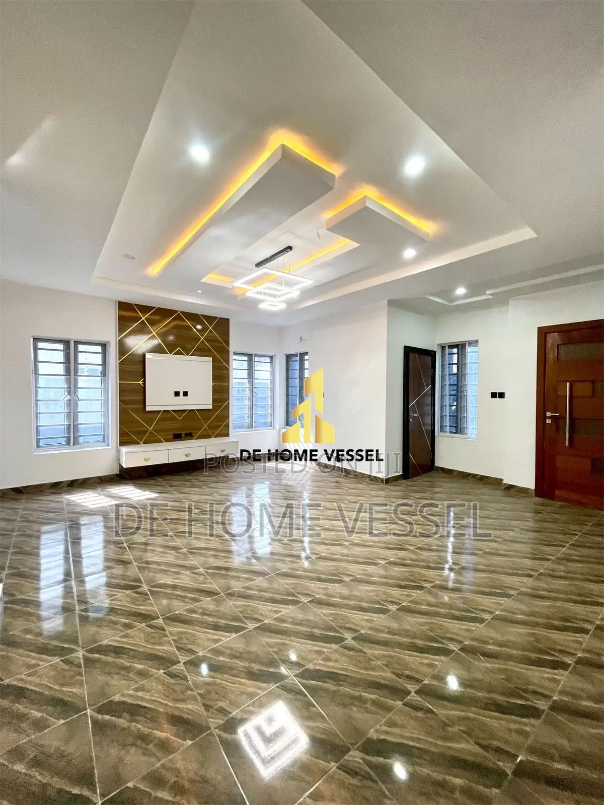 5bdrm Duplex in Ikate for sale in Ikate