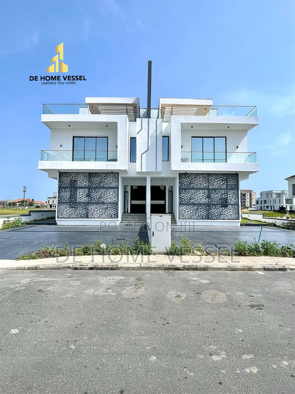 5bdrm Duplex in Ikate for sale in Ikate