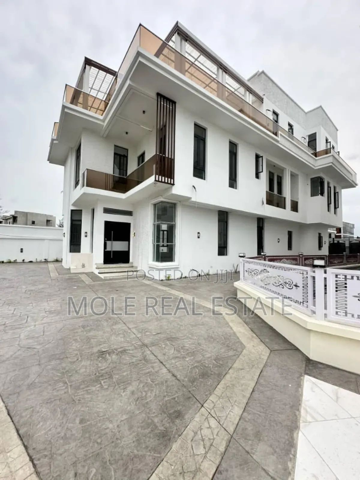 Luxery 5 Bedroom Fully Detached Osapa Leki in Osapa london