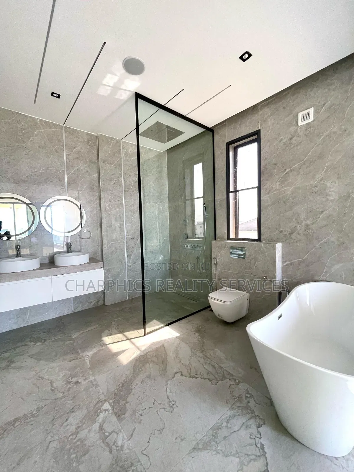 5bdrm Duplex in Ikate for sale in Ikate