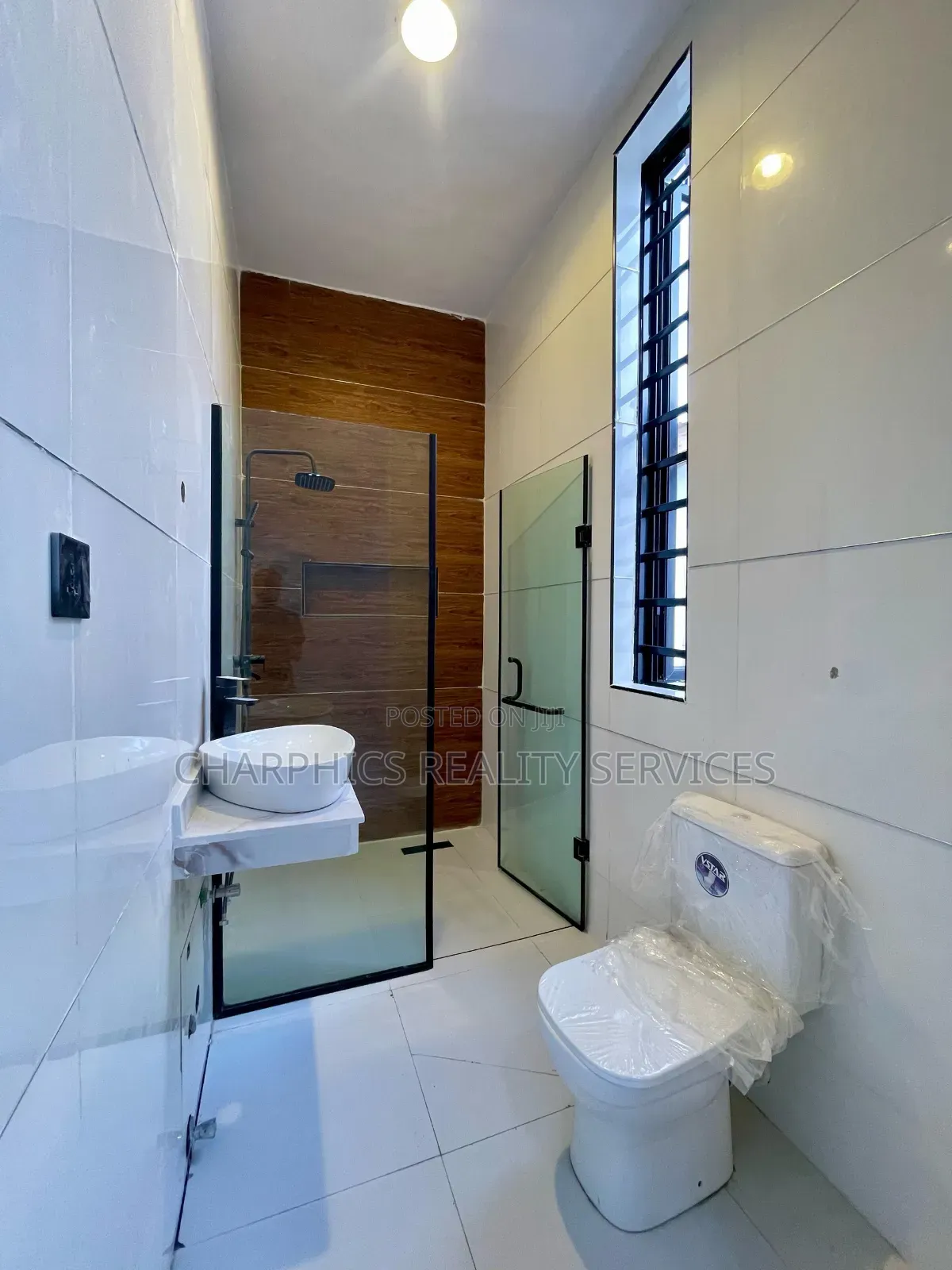 5bdrm Duplex in Ikota for sale in Ikota