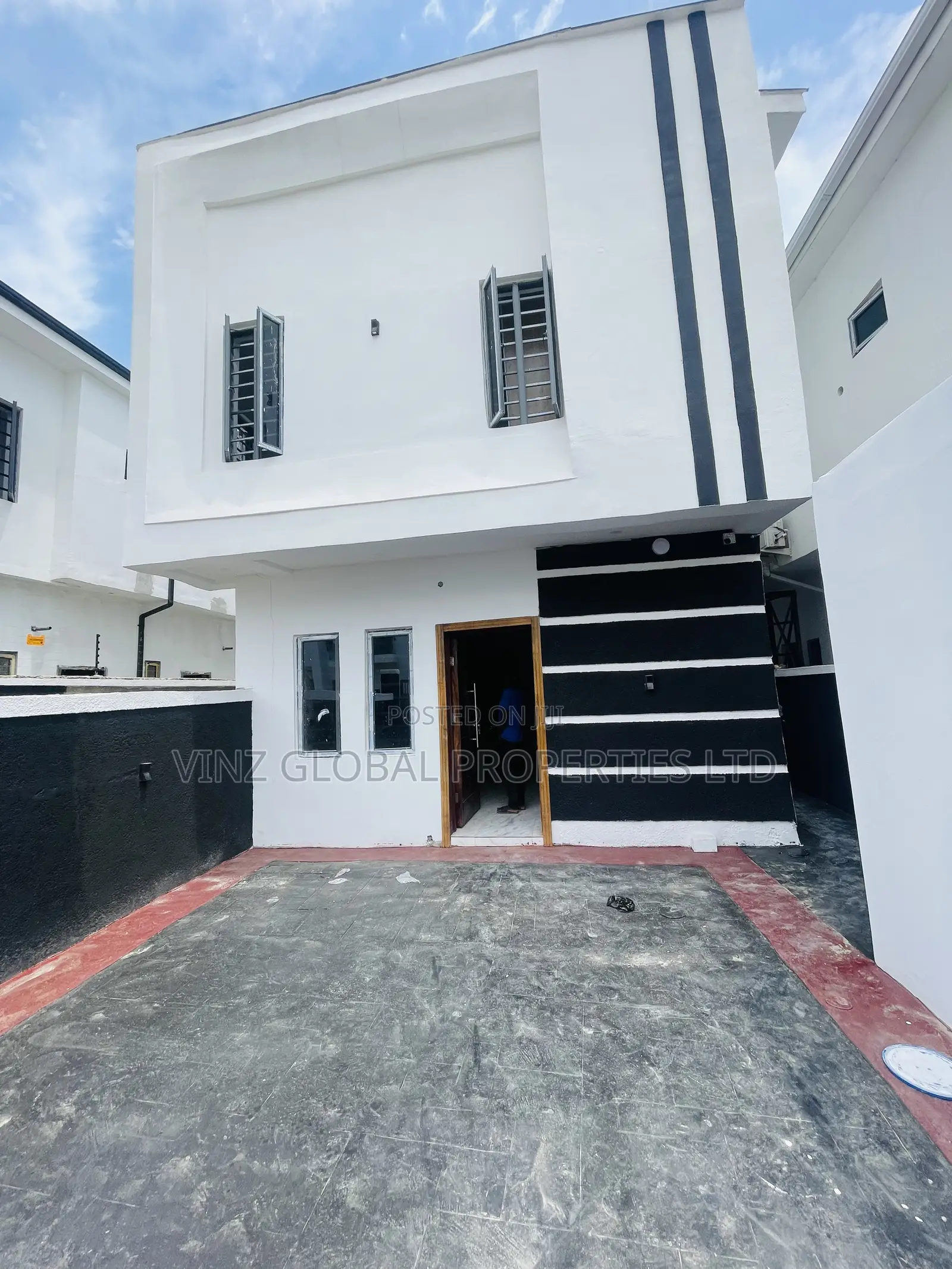 3bdrm Duplex in Lekki for sale in Lekki