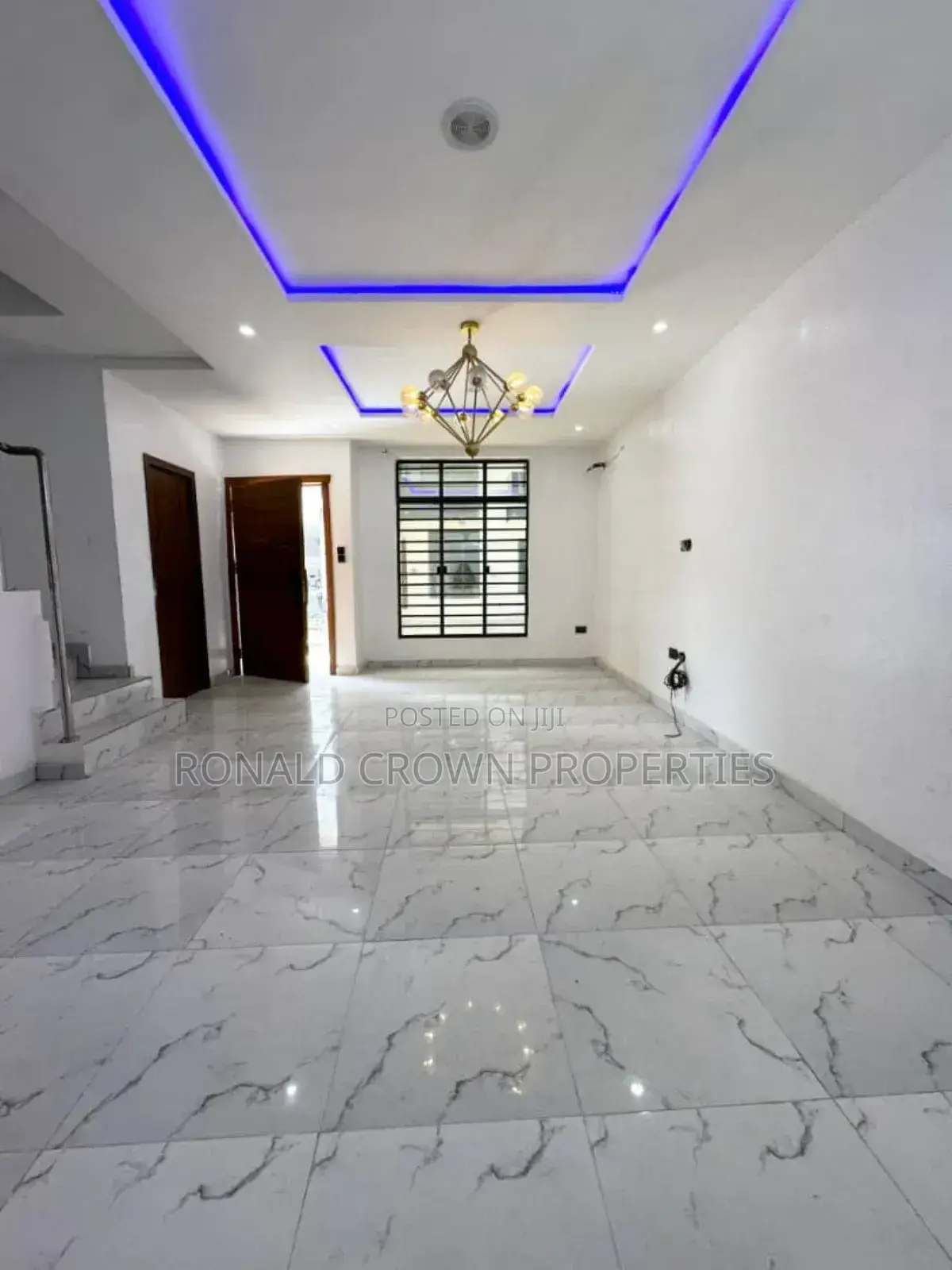 4bdrm Duplex in Chevron for sale in Chevron