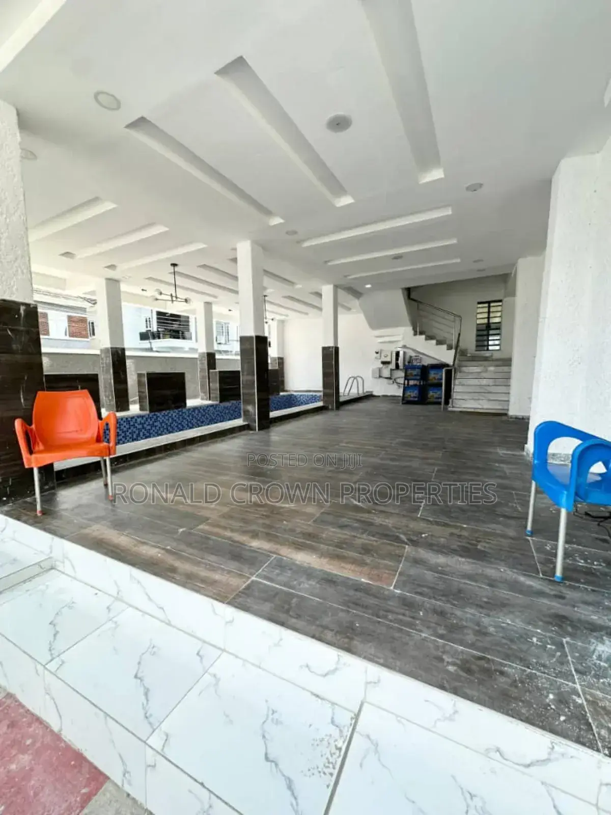 4bdrm Duplex in Chevron for sale in Chevron