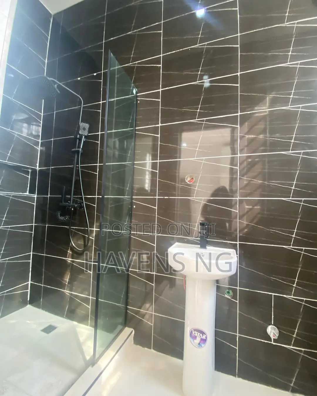 4bdrm Duplex in Ikota for sale in Ikota