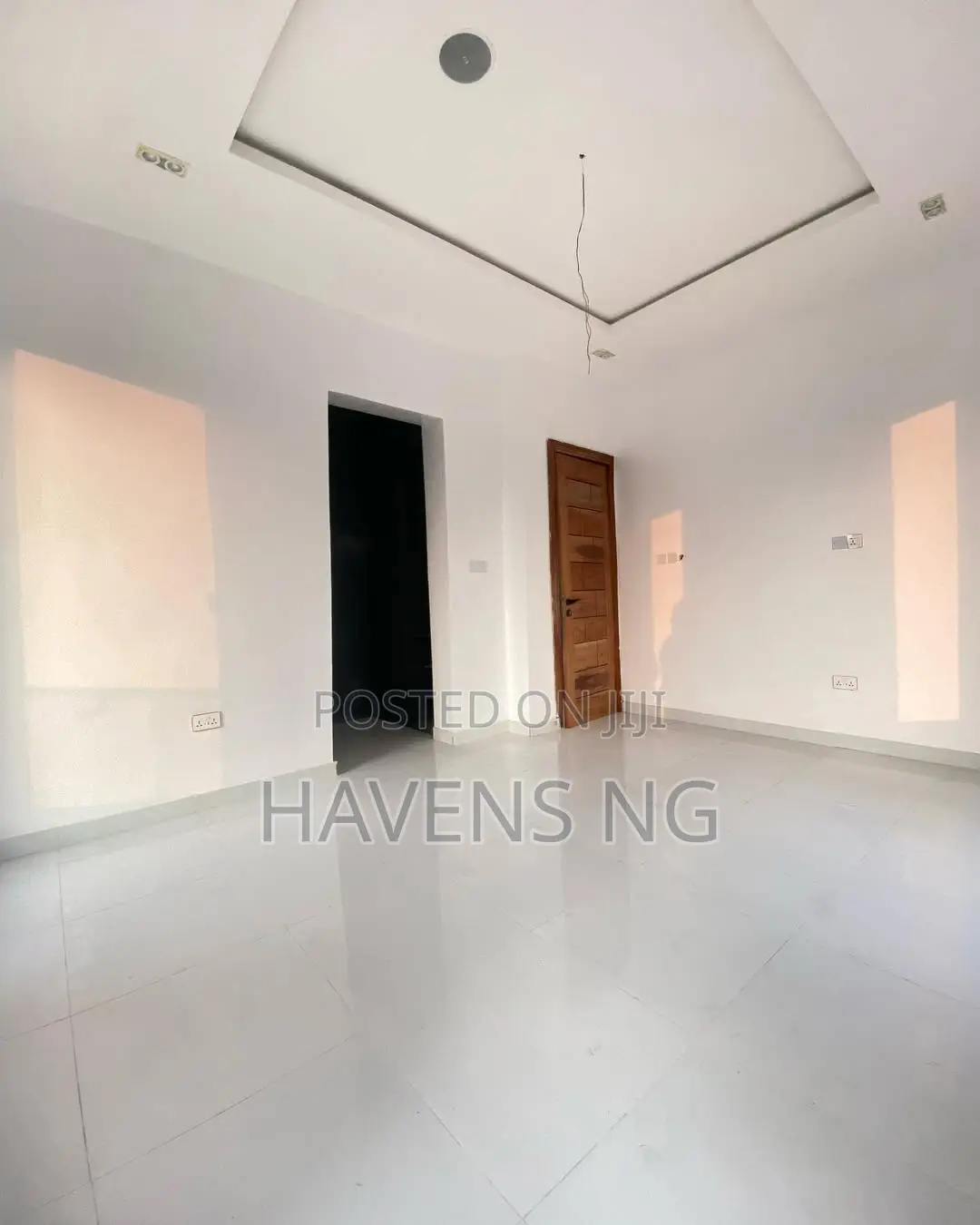 5bdrm Duplex in Ikota for sale in Ikota