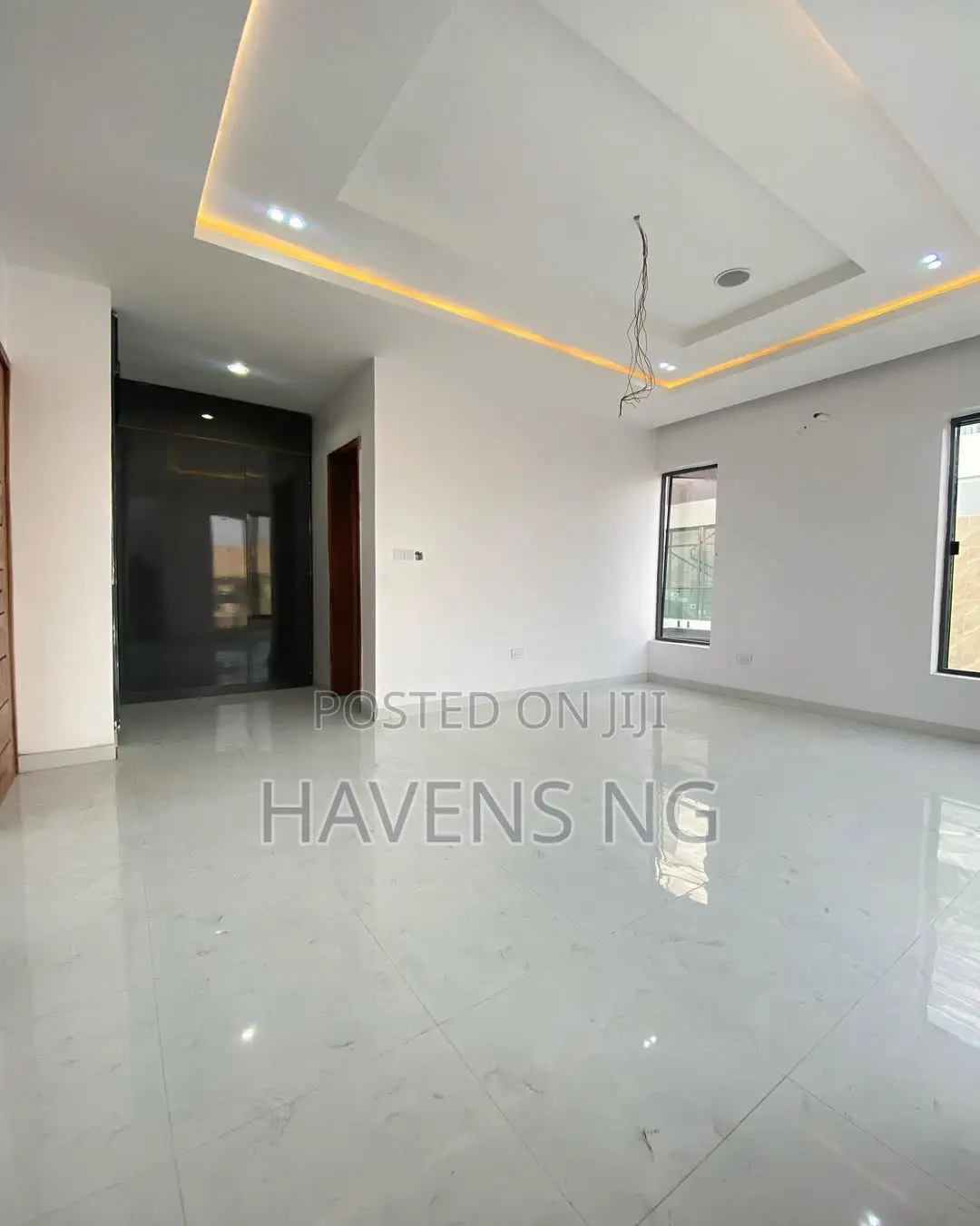 5bdrm Duplex in Ikota for sale in Ikota
