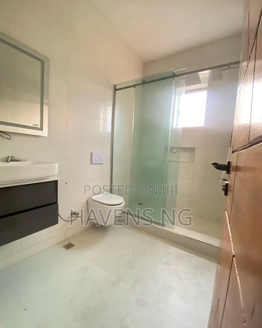 5bdrm Duplex in Ikota for sale in Ikota