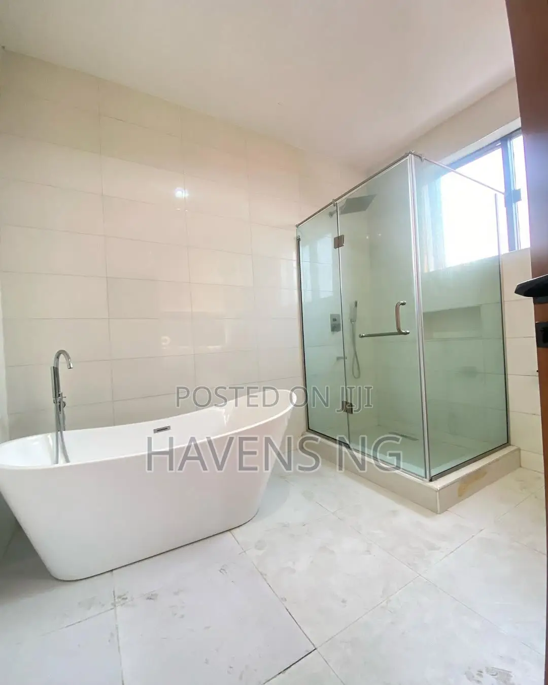 5bdrm Duplex in Ikota for sale in Ikota