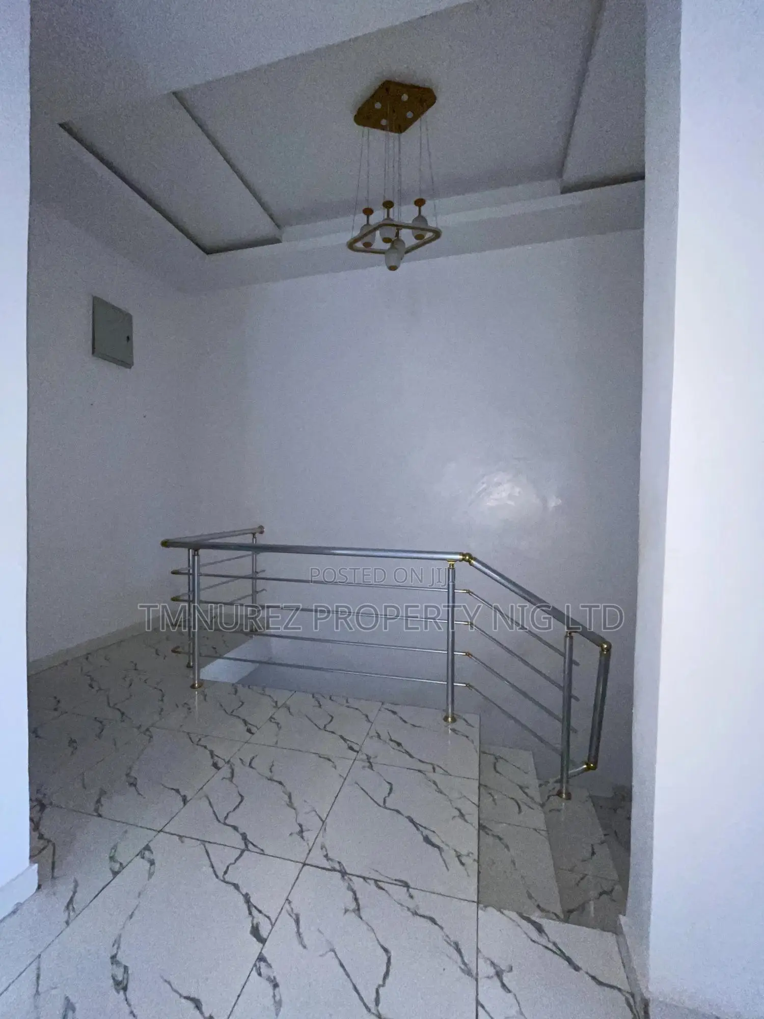 4bdrm Duplex in Chevron for rent in Chevron