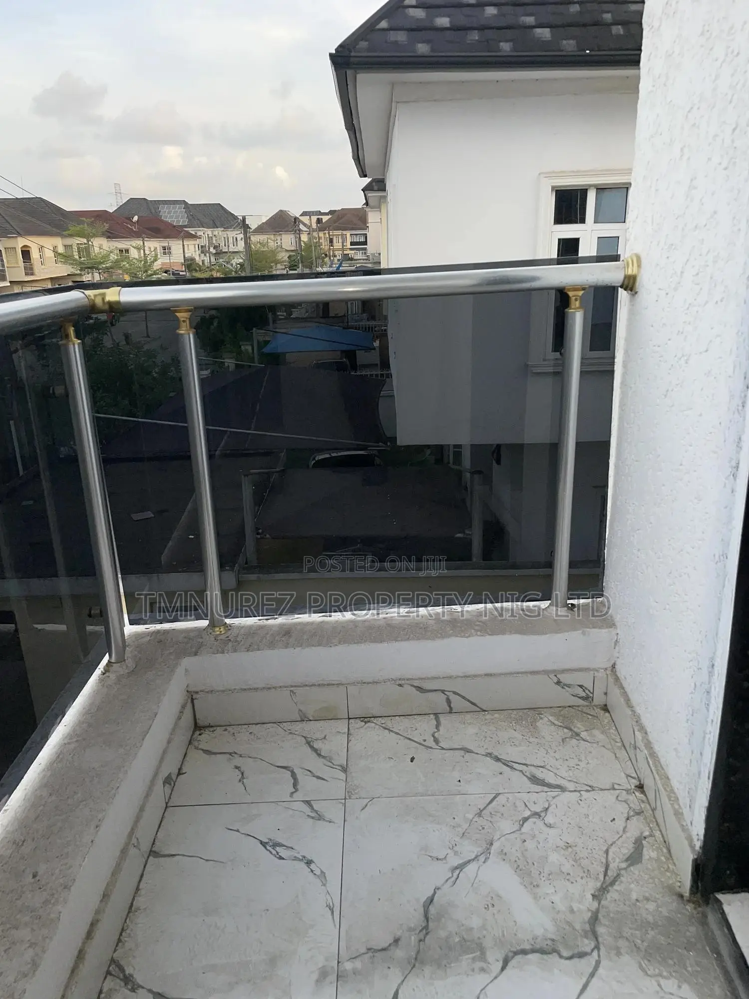 4bdrm Duplex in Chevron for rent in Chevron