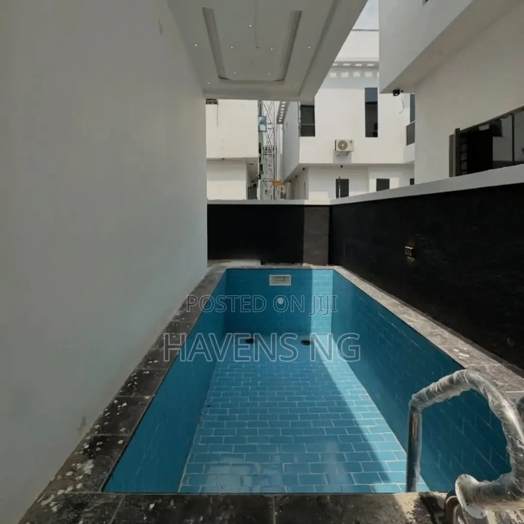 4bdrm Duplex in Chevron for sale in Chevron
