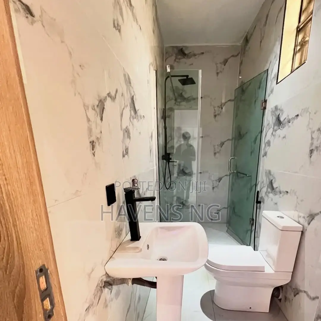4bdrm Duplex in Lekki Phase 1 for sale in Lekki Phase 1
