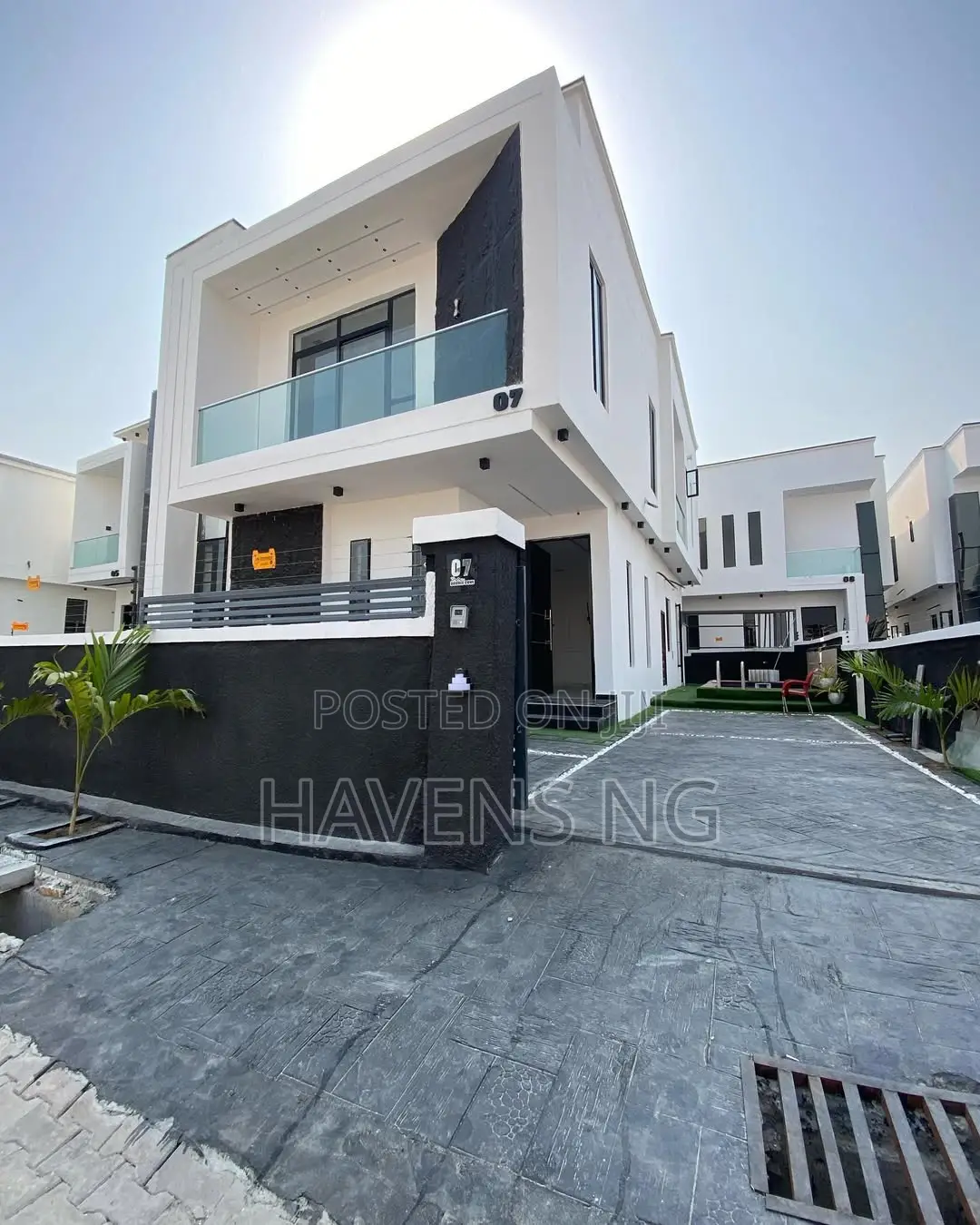 4bdrm Duplex in Ikota for sale in Ikota