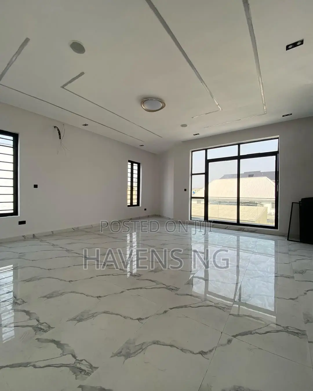 4bdrm Duplex in Ikota for sale in Ikota