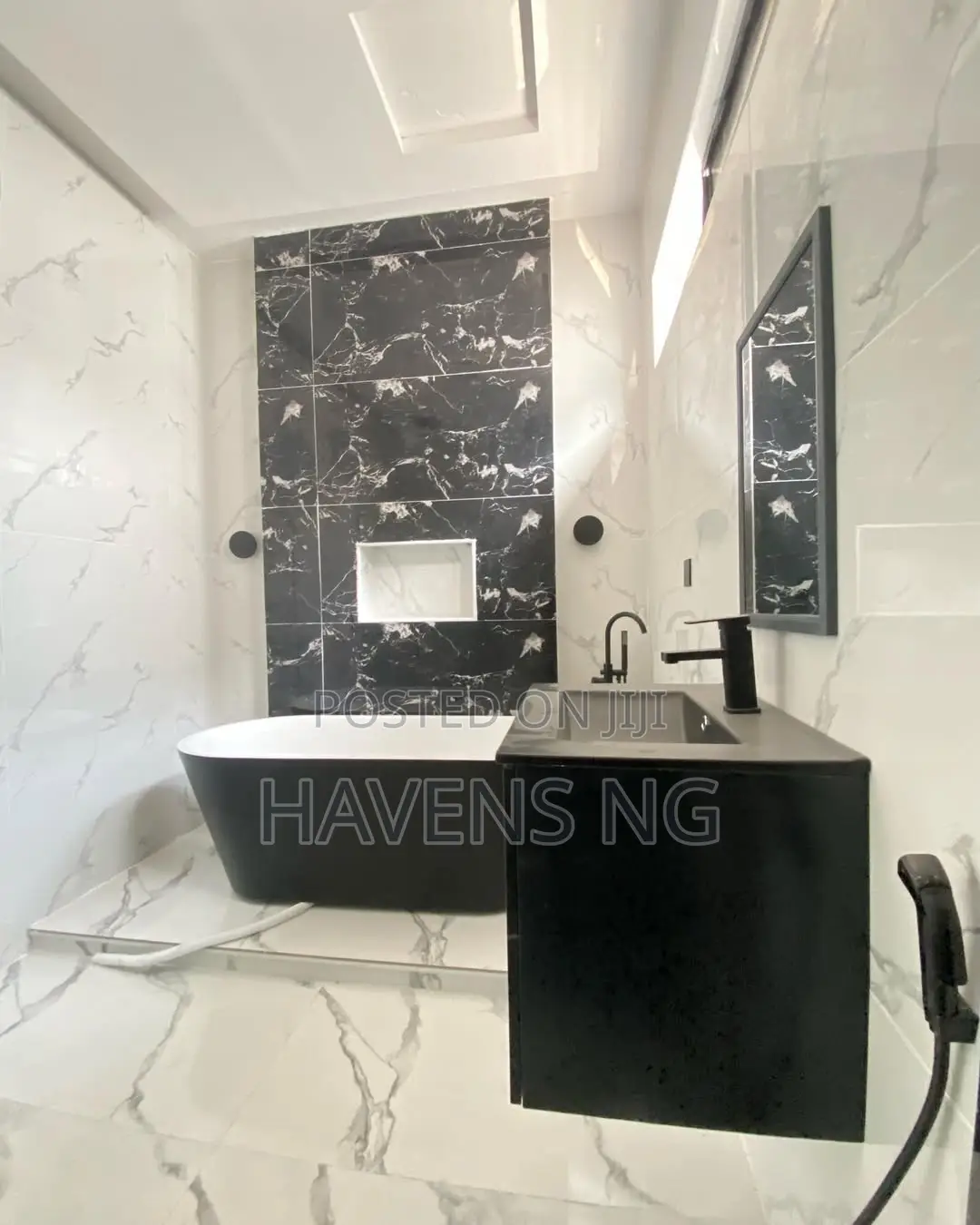 4bdrm Duplex in Ikota for sale in Ikota