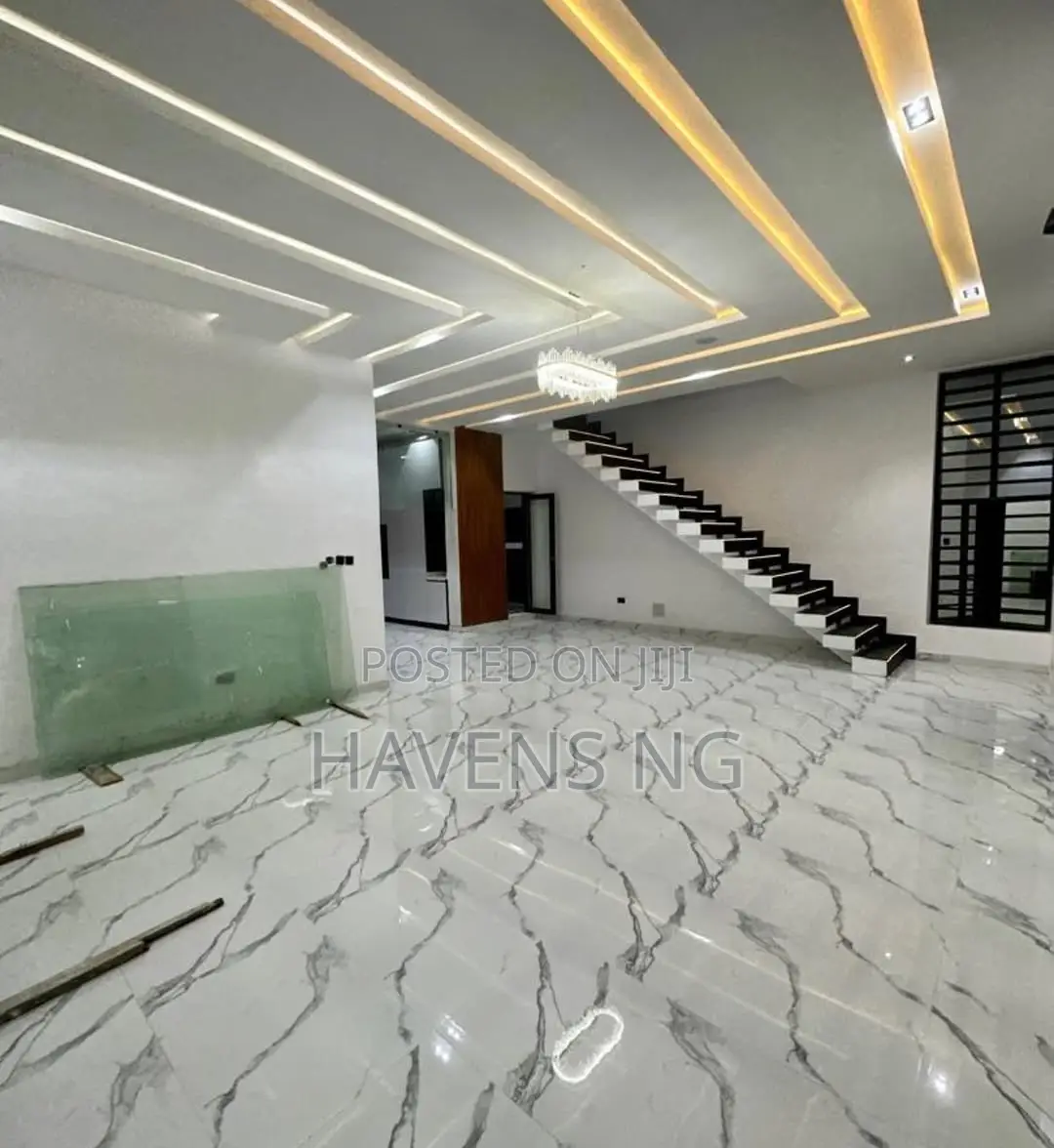 5bdrm Duplex in Lekki Phase 1 for sale in Lekki Phase 1