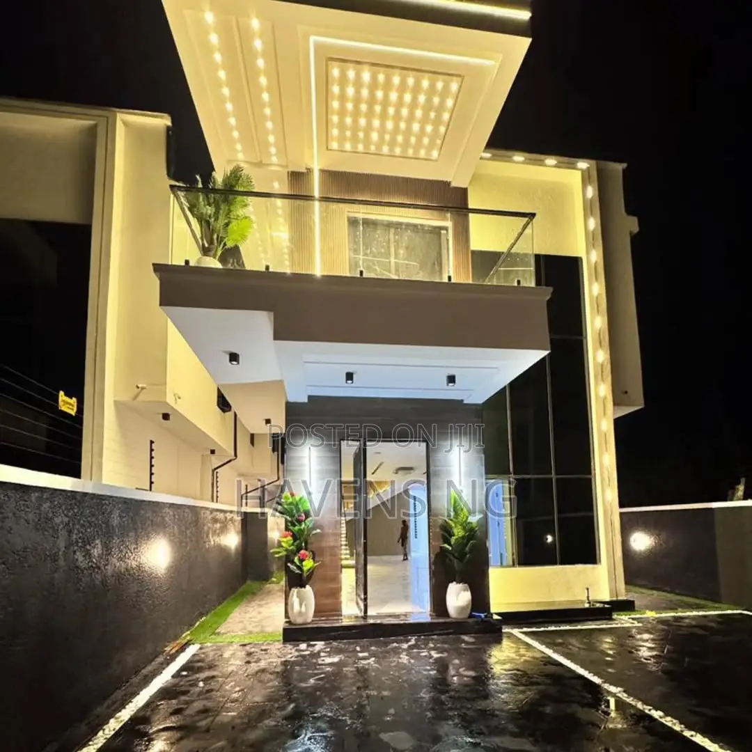 5bdrm Duplex in Lekki Phase 1 for sale in Lekki Phase 1