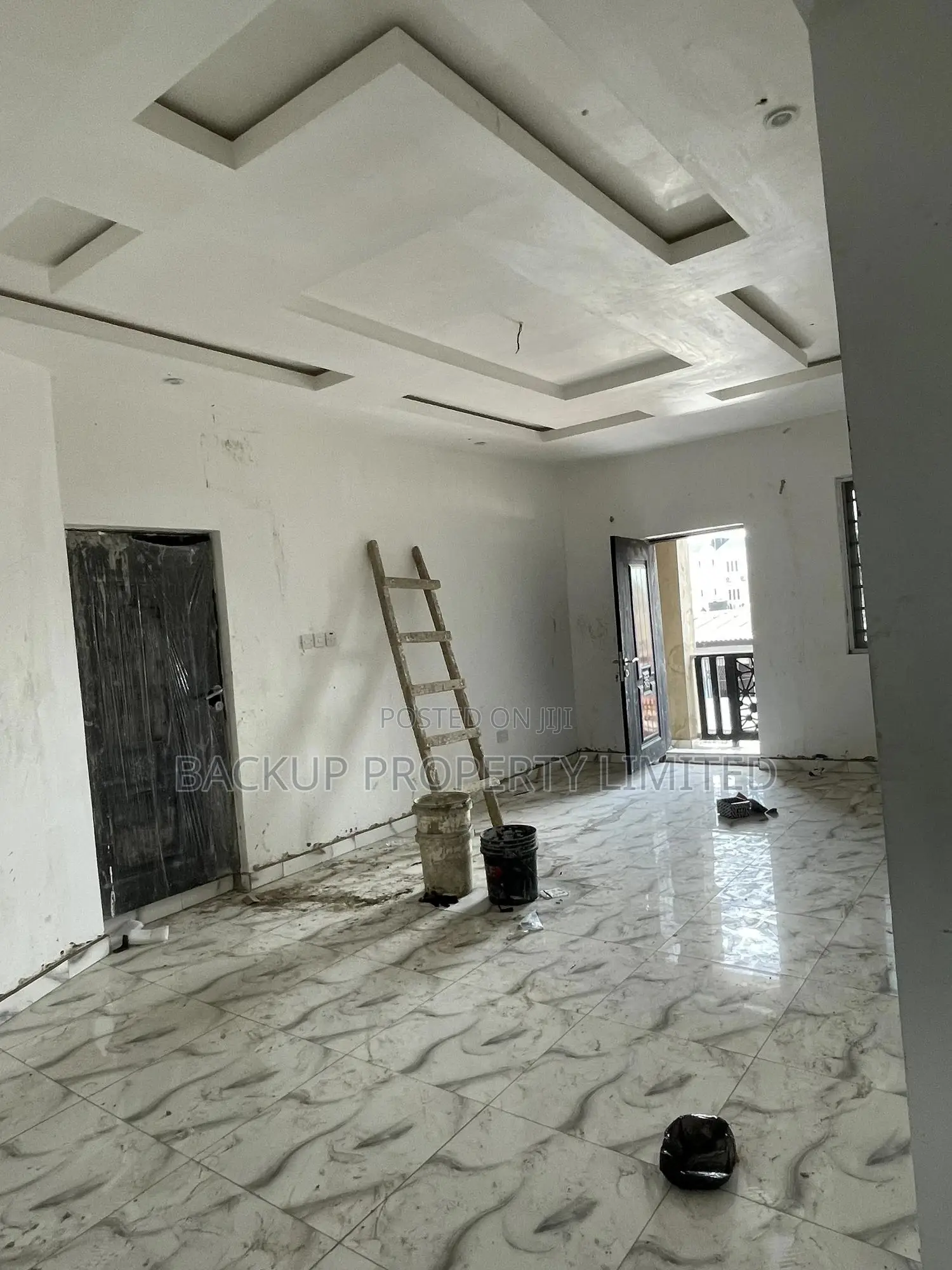3bdrm Block of Flats in Off Olonade, Alagomeji for sale in Alagomeji