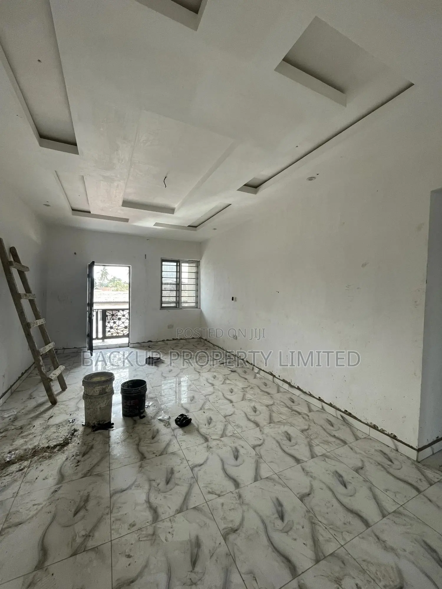 3bdrm Block of Flats in Off Olonade, Alagomeji for sale in Alagomeji