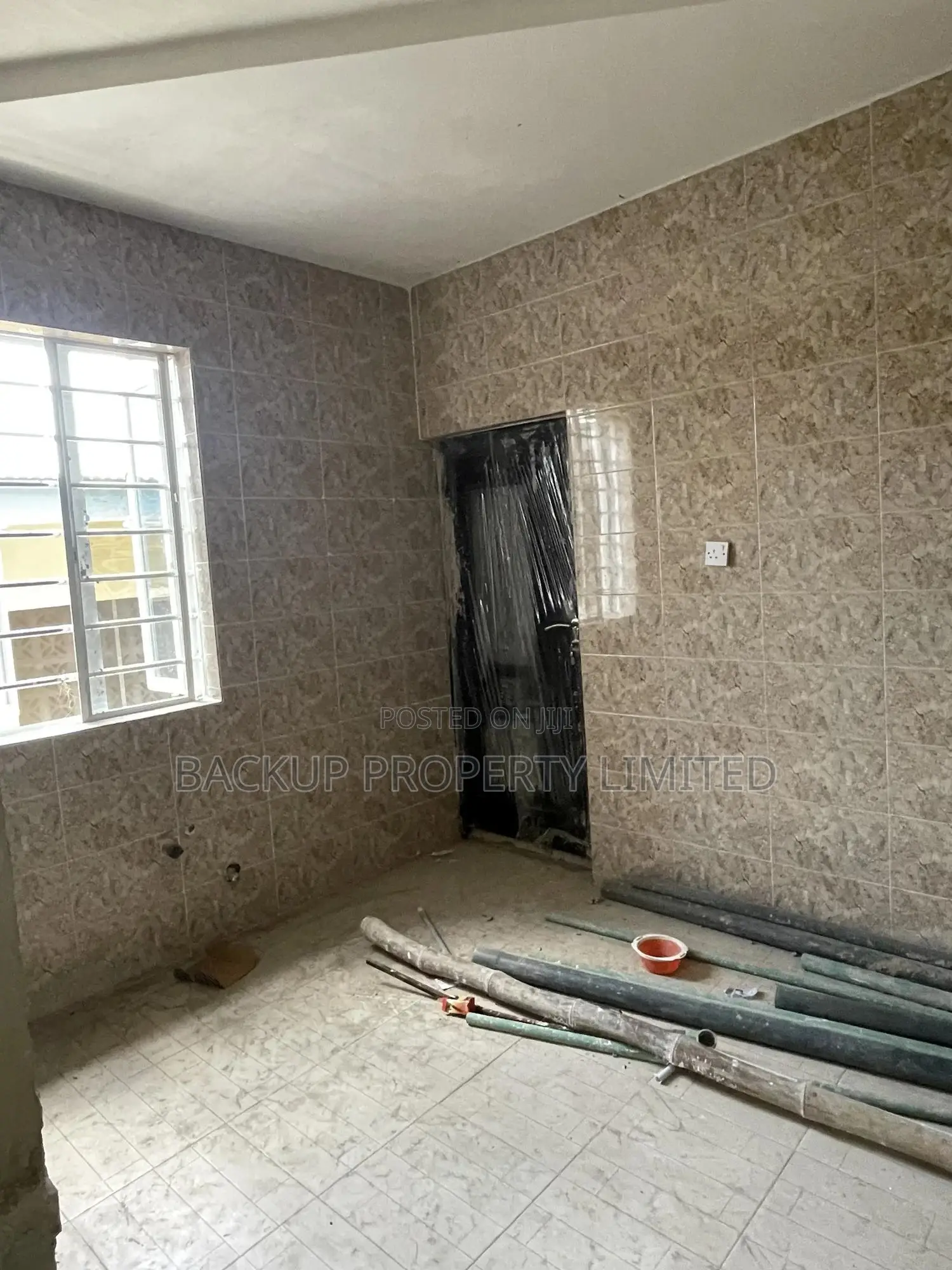 3bdrm Block of Flats in Off Olonade, Alagomeji for sale in Alagomeji