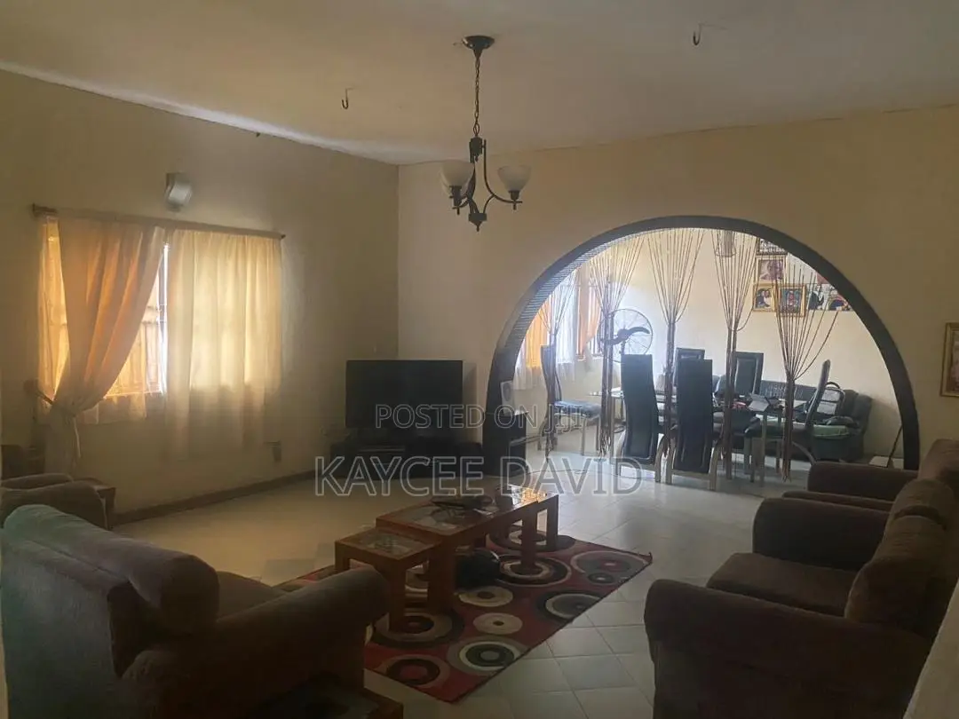 6bdrm Duplex in Ago Palace for sale in Ago Palace