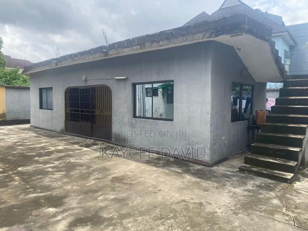 6bdrm Duplex in Ago Palace for sale in Ago Palace