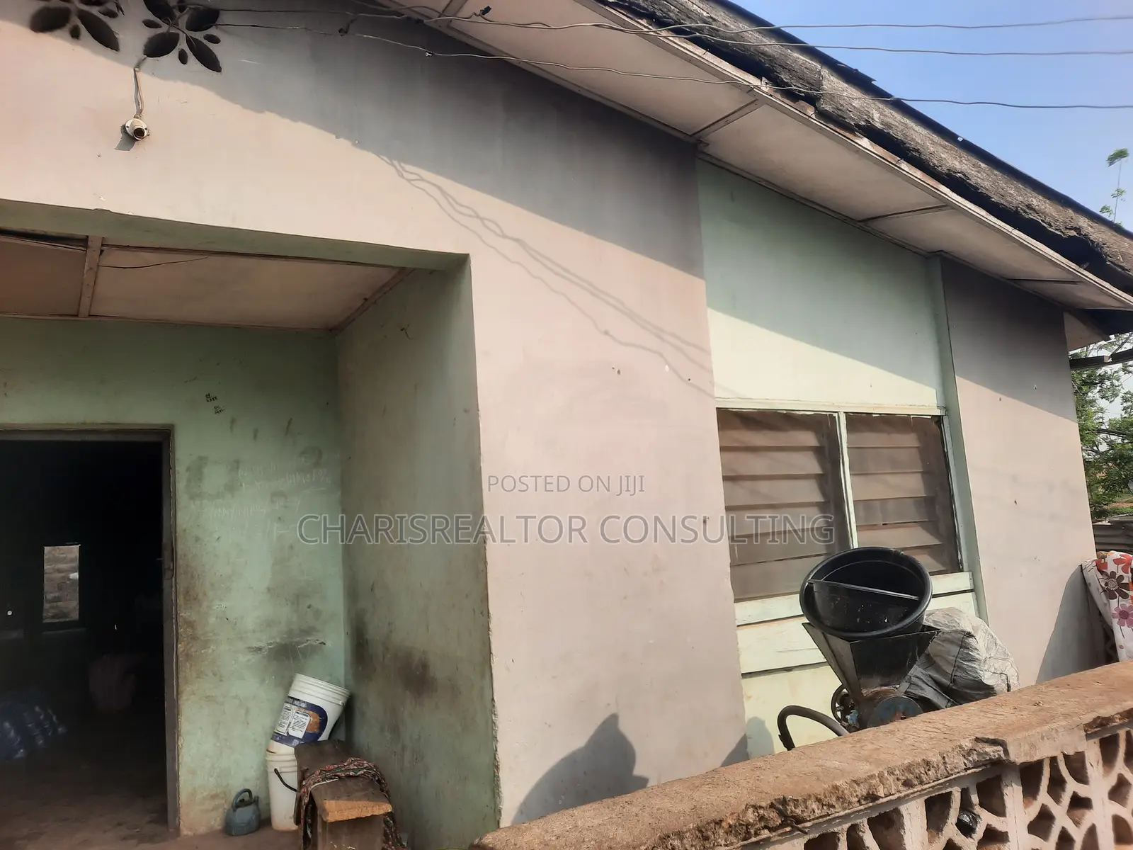 12bdrm Apartment in Ojoo for sale in Ojoo
