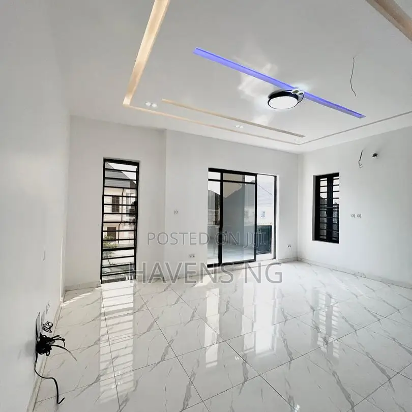 5bdrm Duplex in Sangotedo for sale in Sangotedo