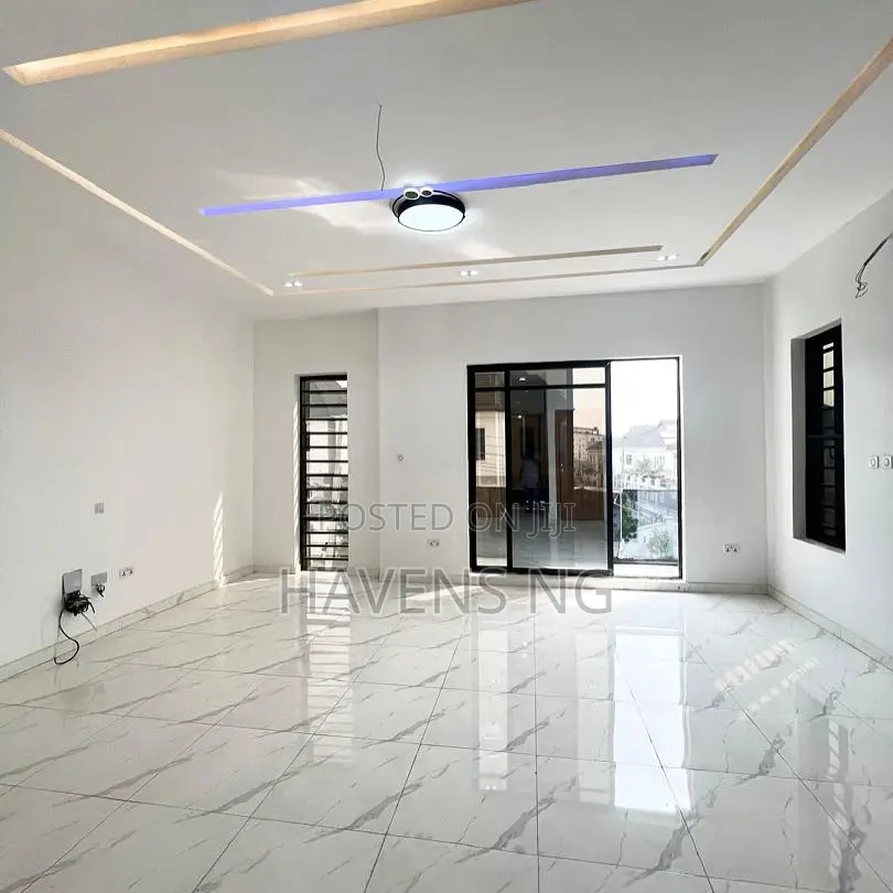 5bdrm Duplex in Sangotedo for sale in Sangotedo