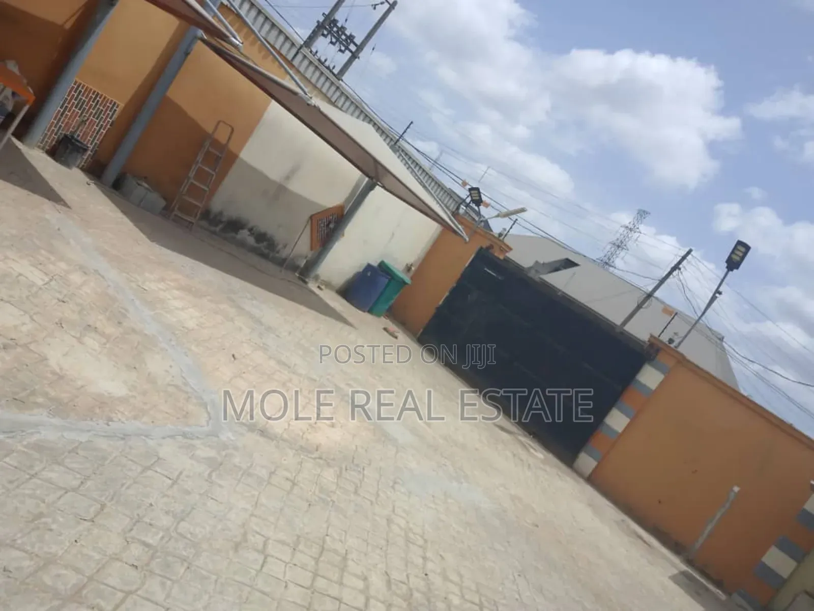 Great Roi Solid Duple/Flats Somolu Lagos in Shomolu