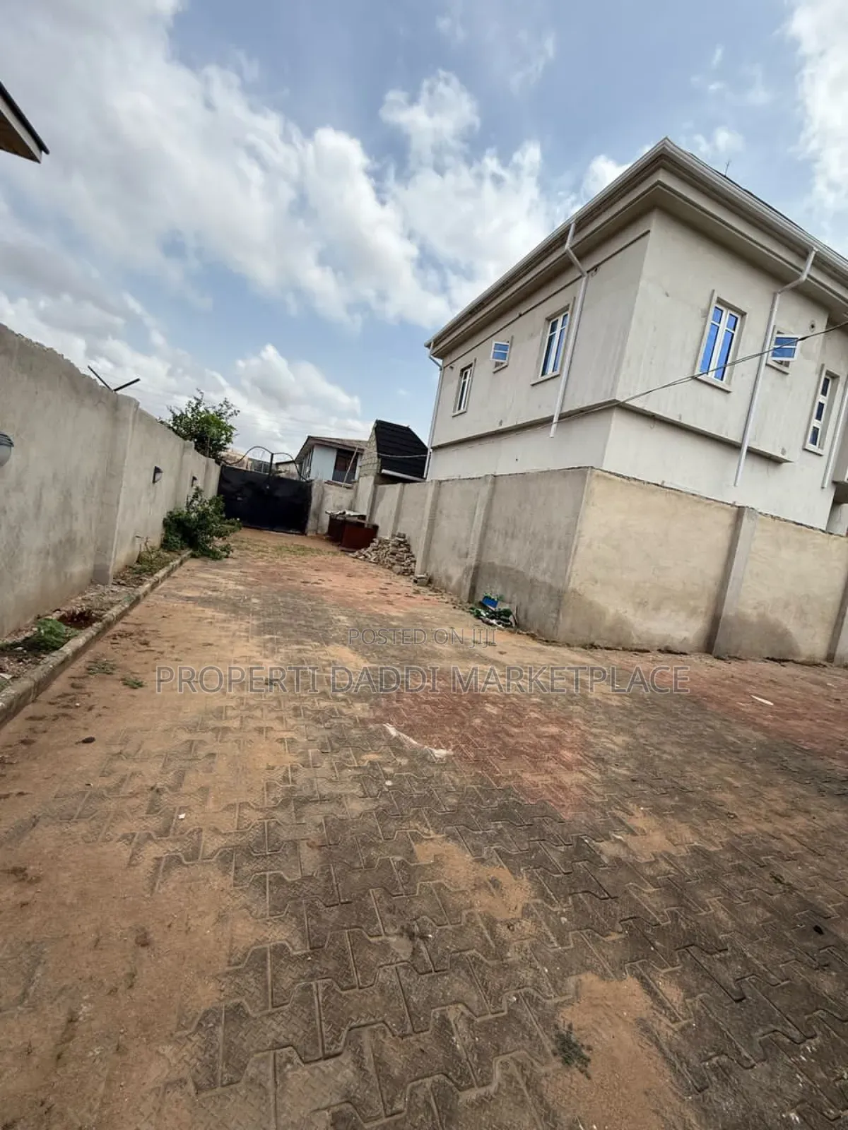4bdrm Bungalow in Happy Way Estate, Baruwa for sale in Baruwa