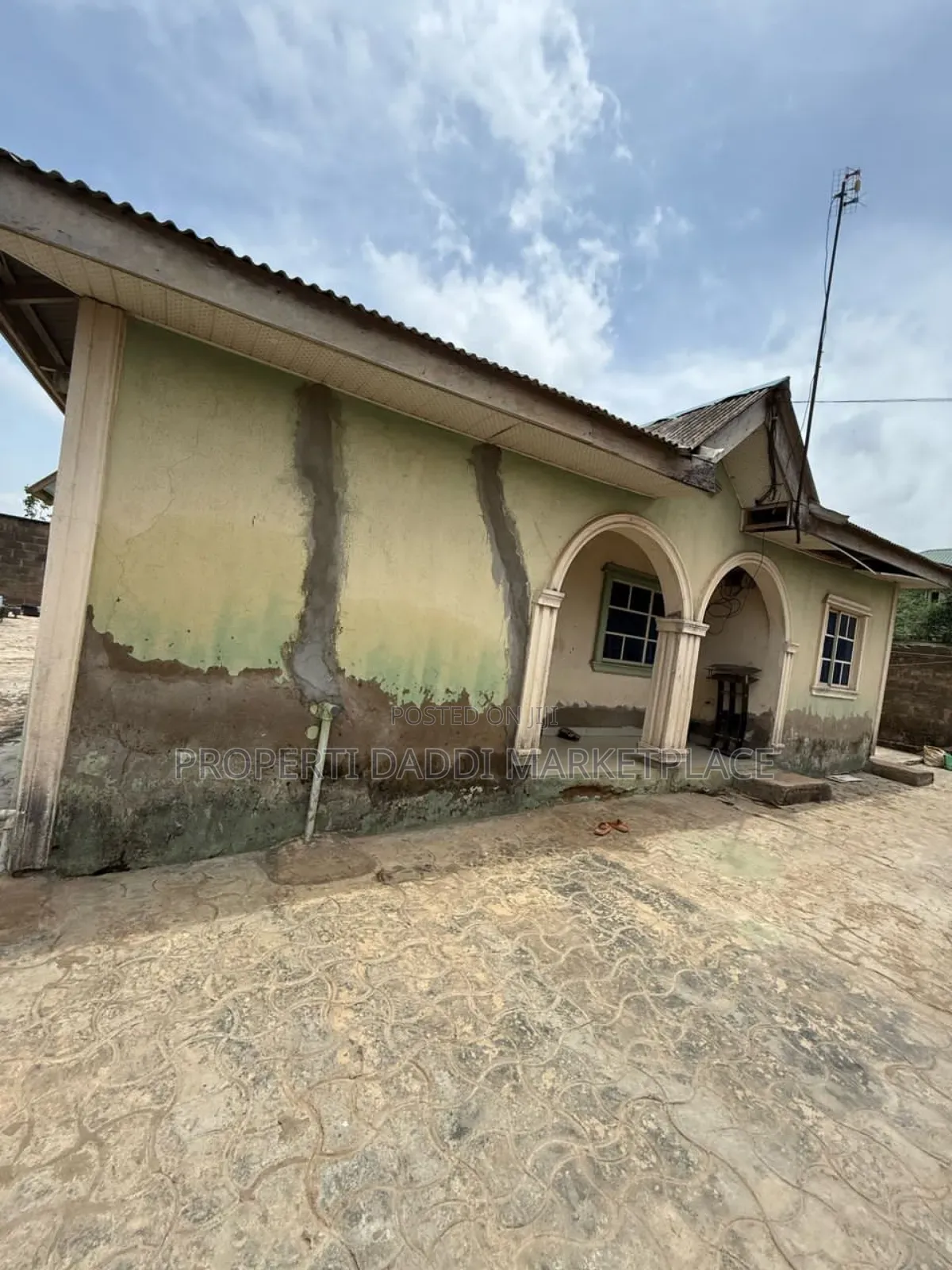 5bdrm Block of Flats in Ayobo for sale in Ayobo