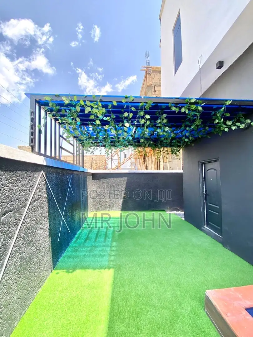 5bdrm House in Mcjedi Pr, Lekki for sale in Lekki