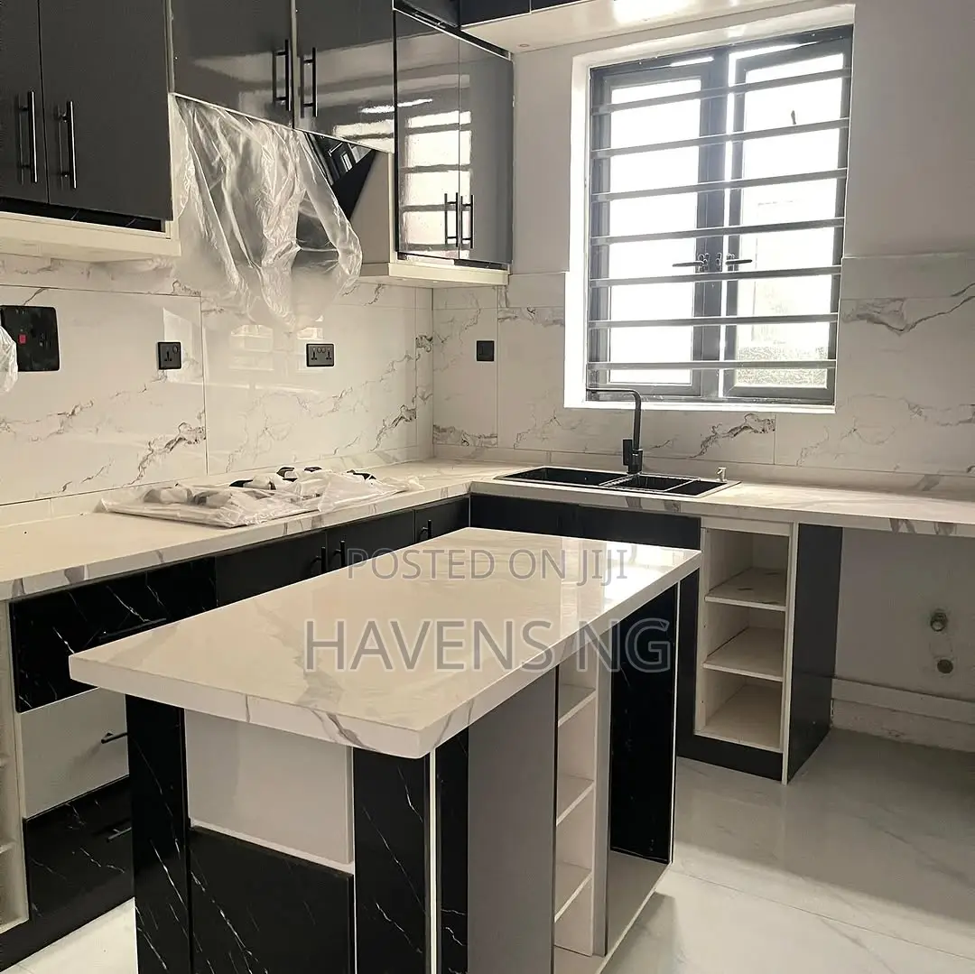 4bdrm Duplex in Lekki Phase 1 for sale in Lekki Phase 1