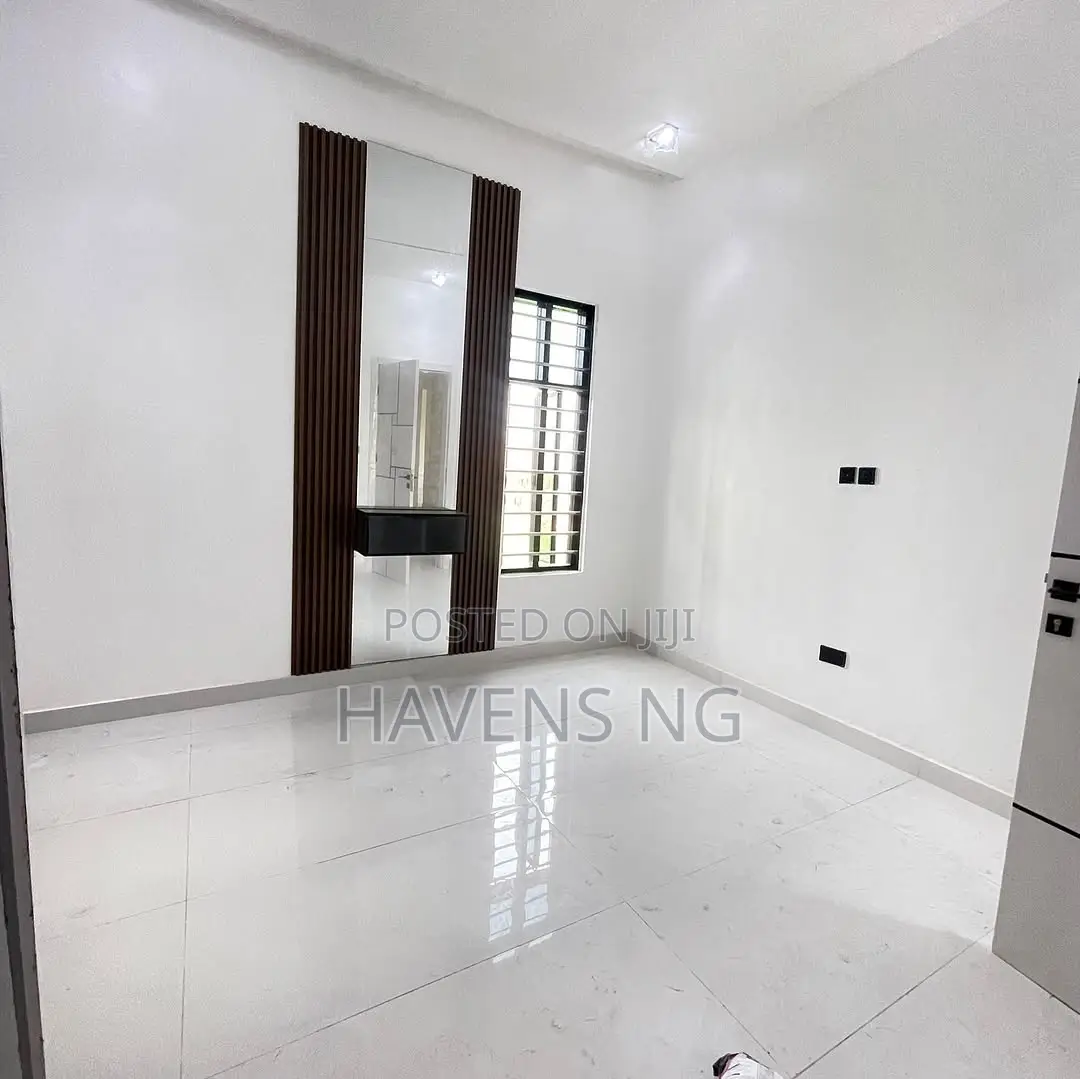5bdrm Duplex in Lekki Phase 1 for sale in Lekki Phase 1