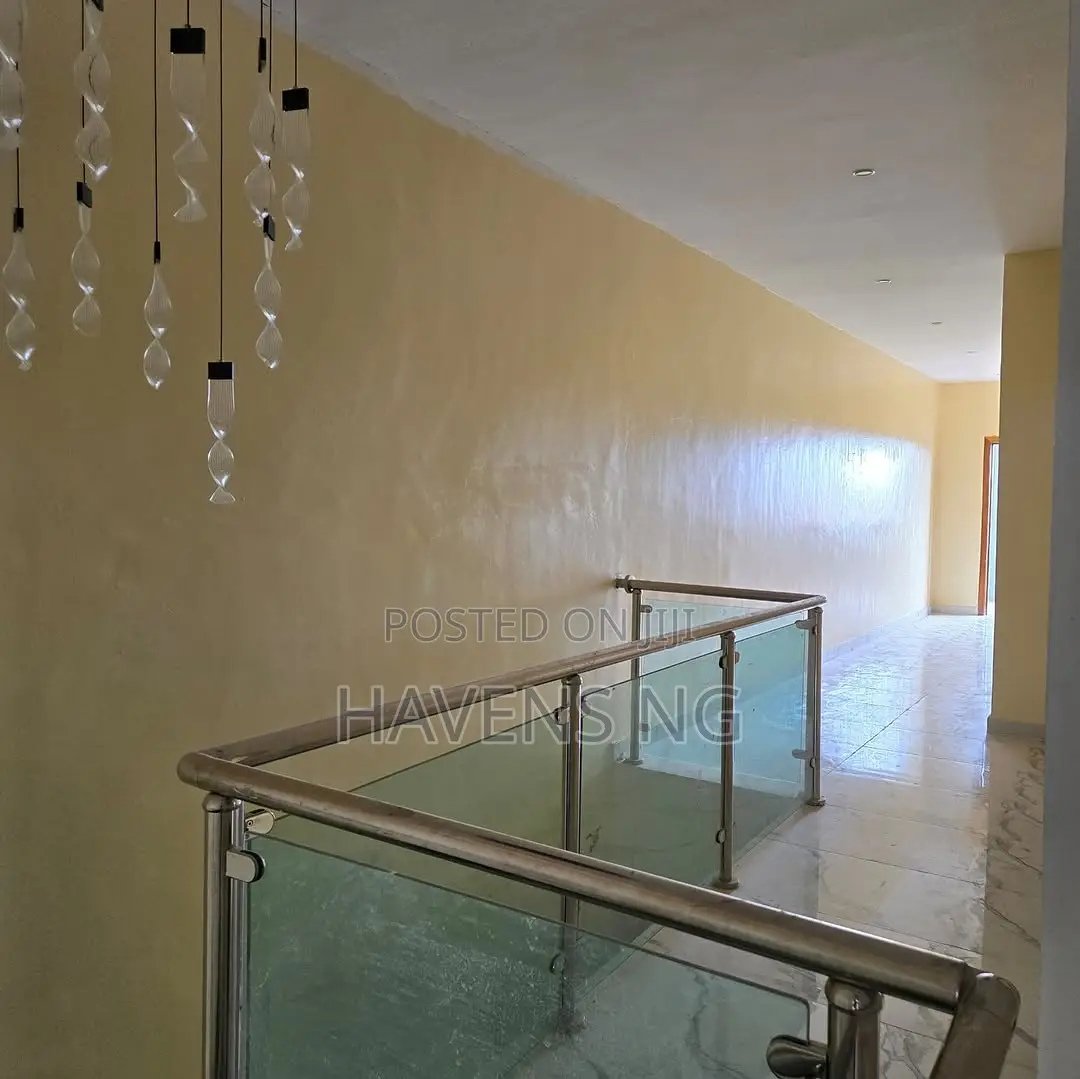 5bdrm Duplex in Lekki Phase 1 for sale in Lekki Phase 1