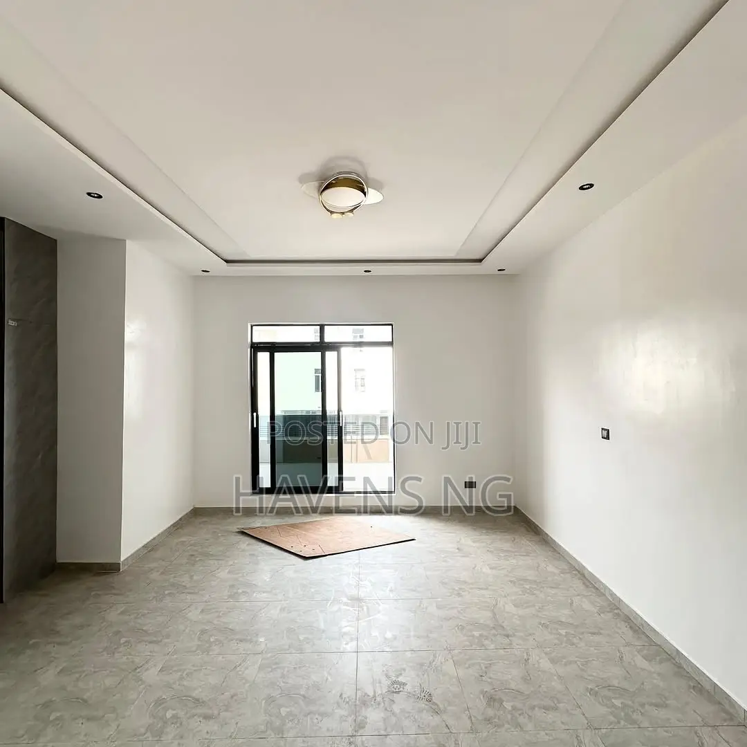 5bdrm Duplex in Ikate for sale in Ikate